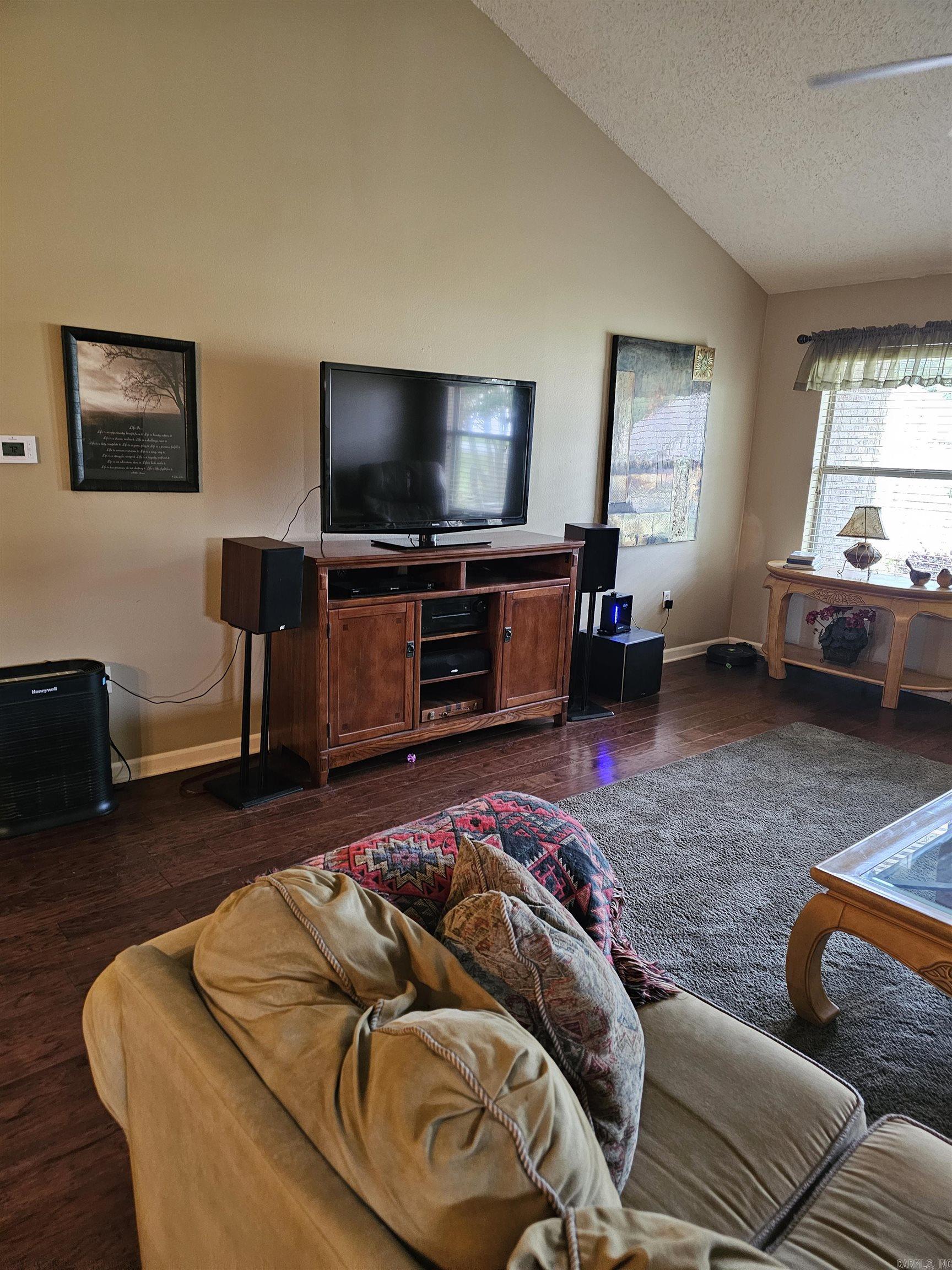RIDGEFIELD - Residential