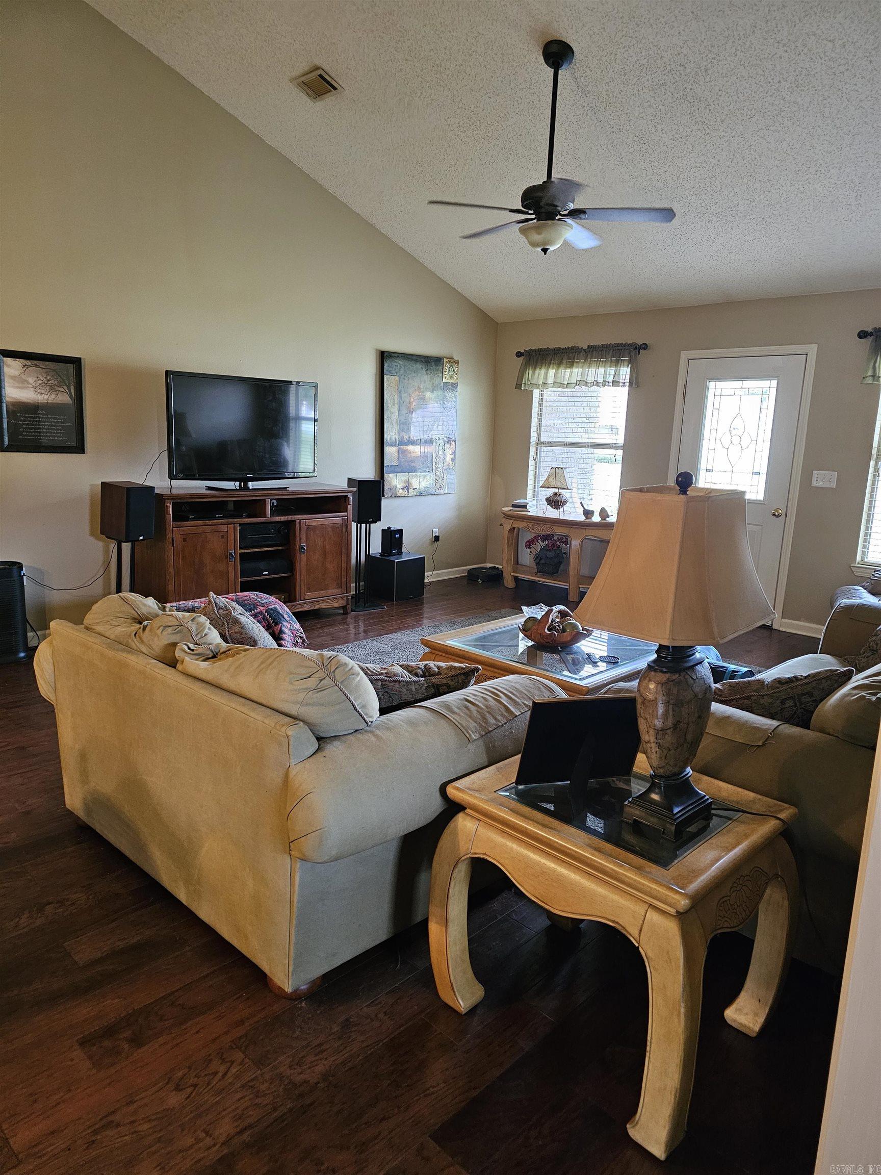 RIDGEFIELD - Residential