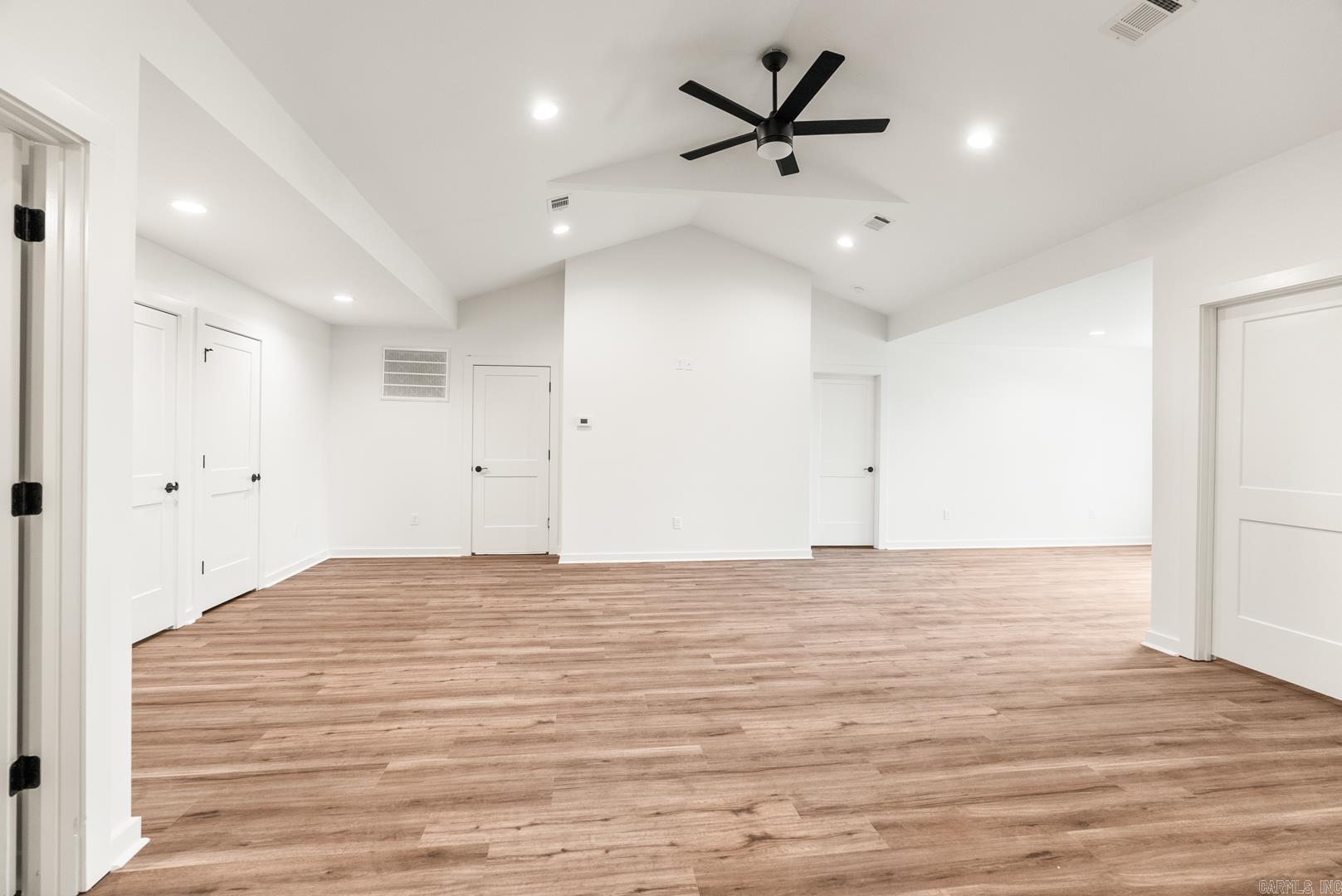 SPRING VALLEY - Residential