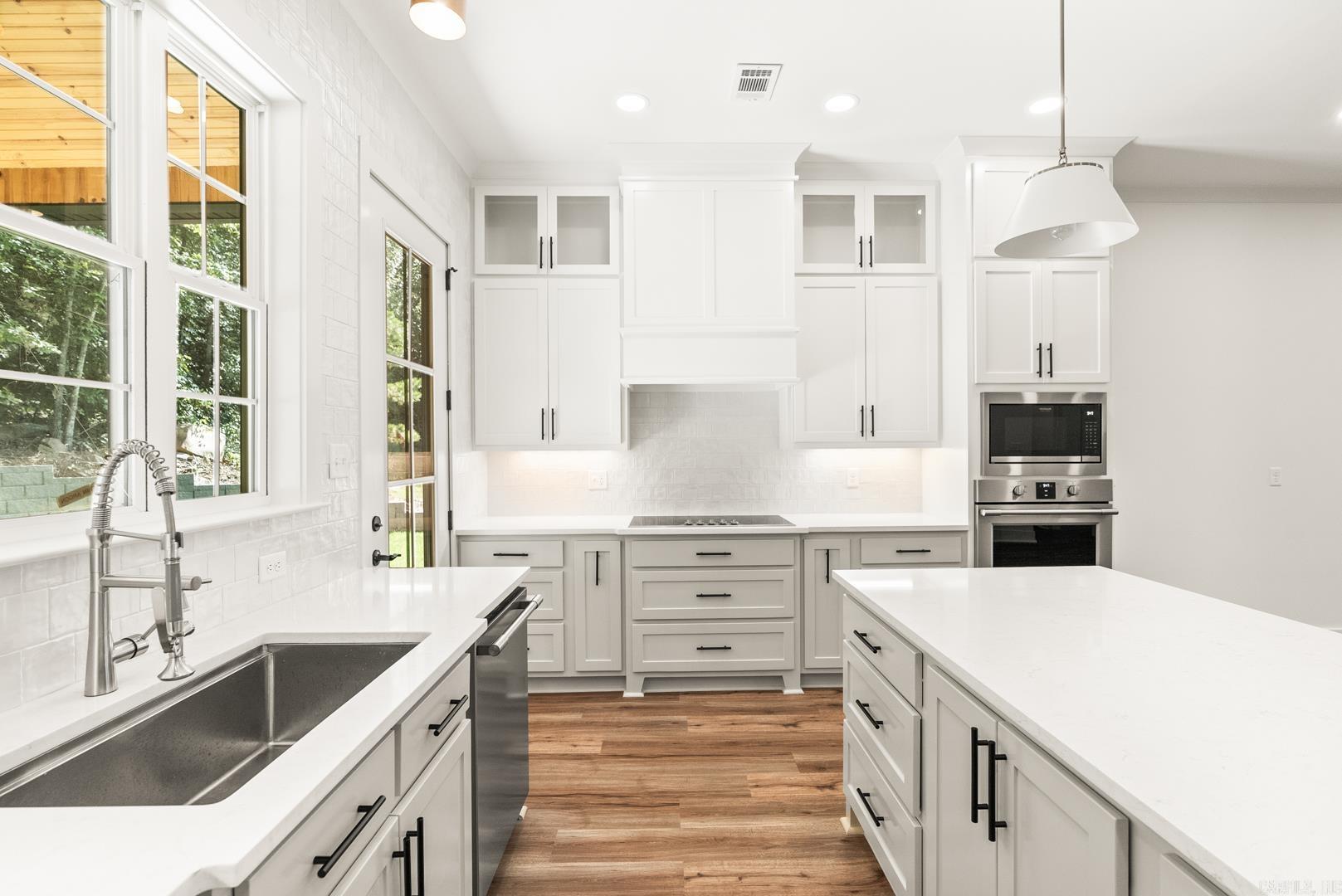 SPRING VALLEY - Residential