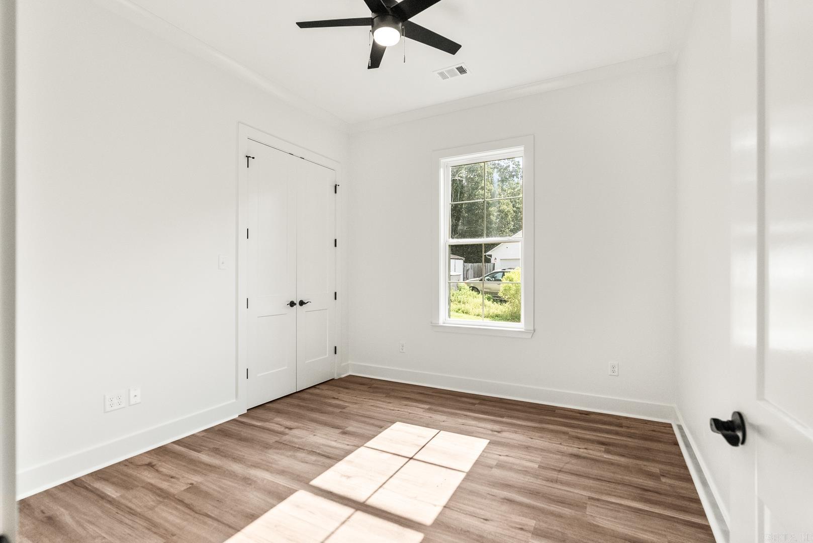 SPRING VALLEY - Residential