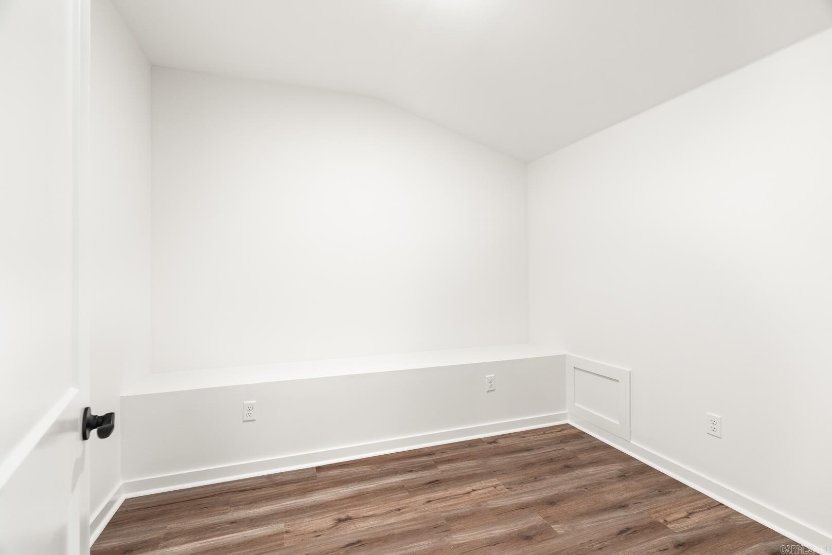 SPRING VALLEY - Residential