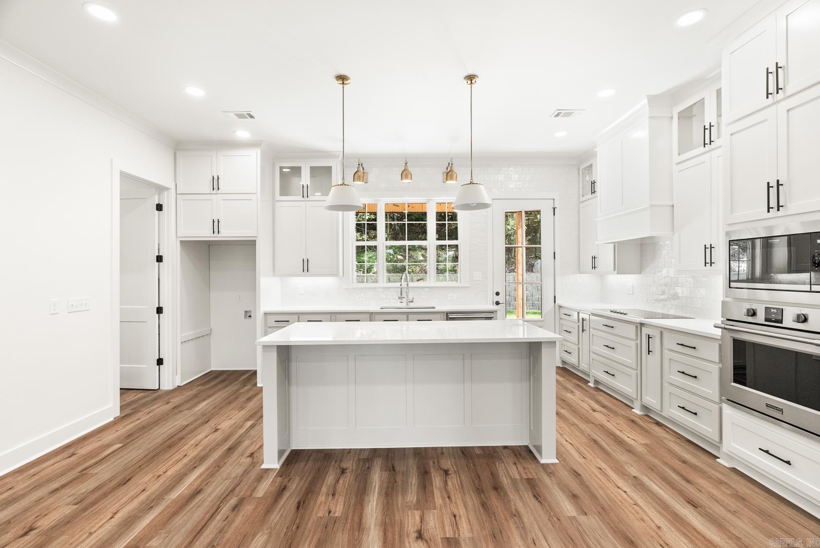 SPRING VALLEY - Residential