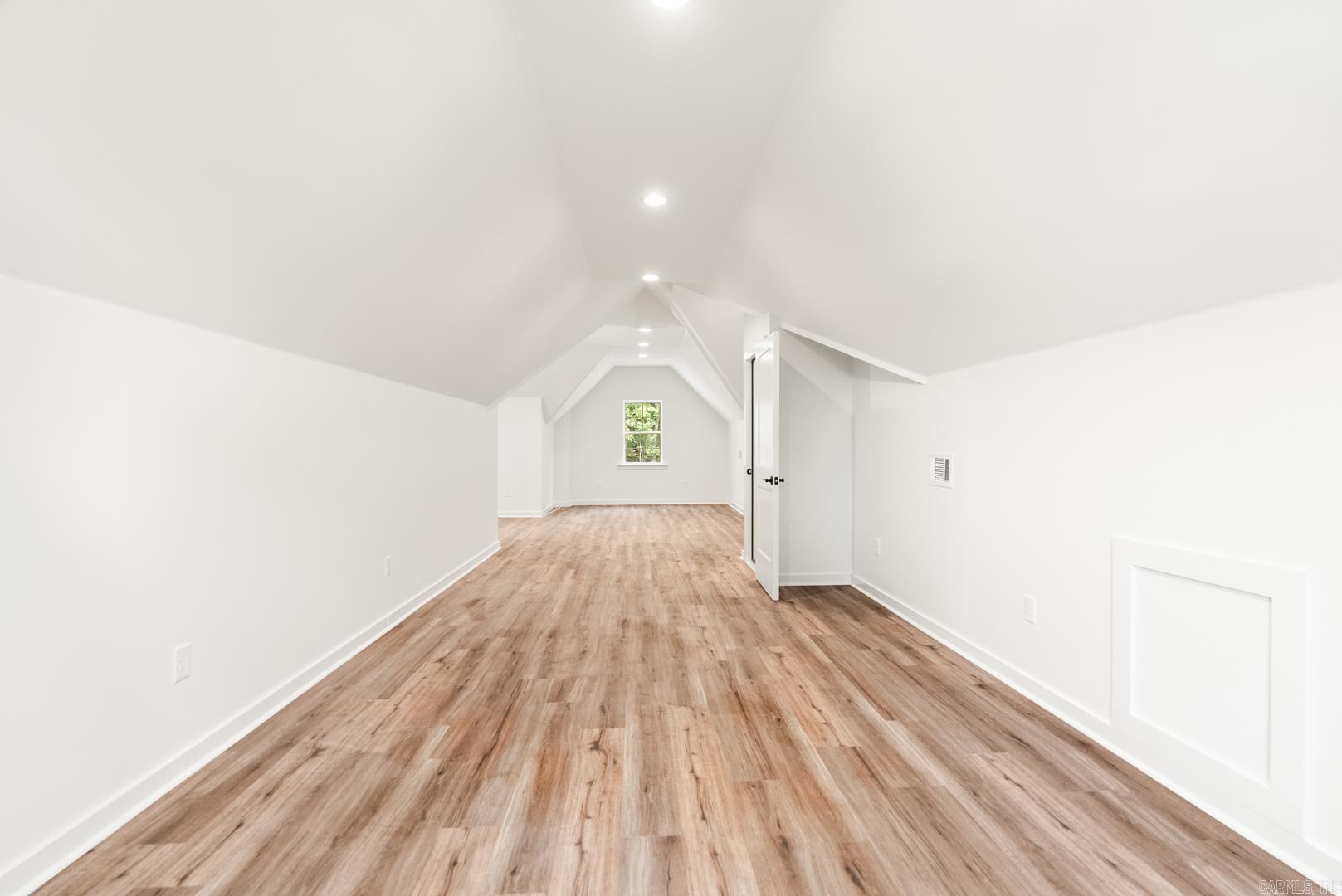 SPRING VALLEY - Residential