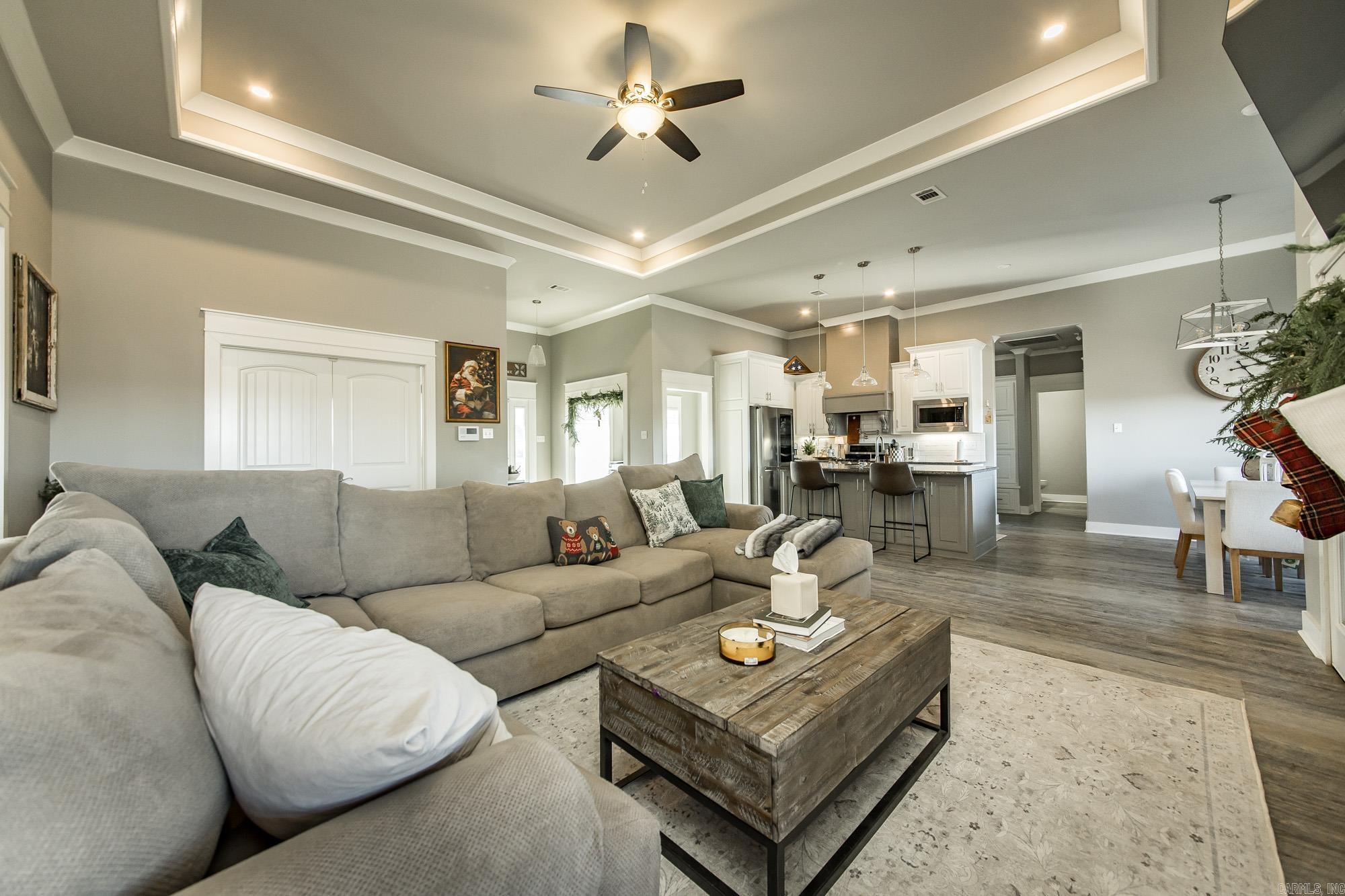 WELLINGTON PLACE - Residential