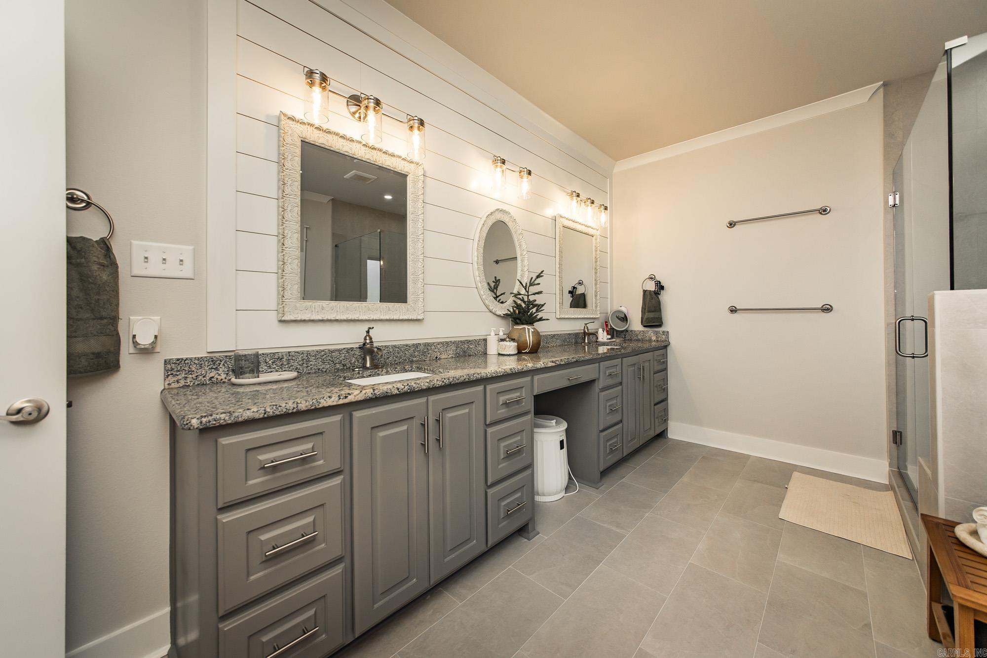 WELLINGTON PLACE - Residential