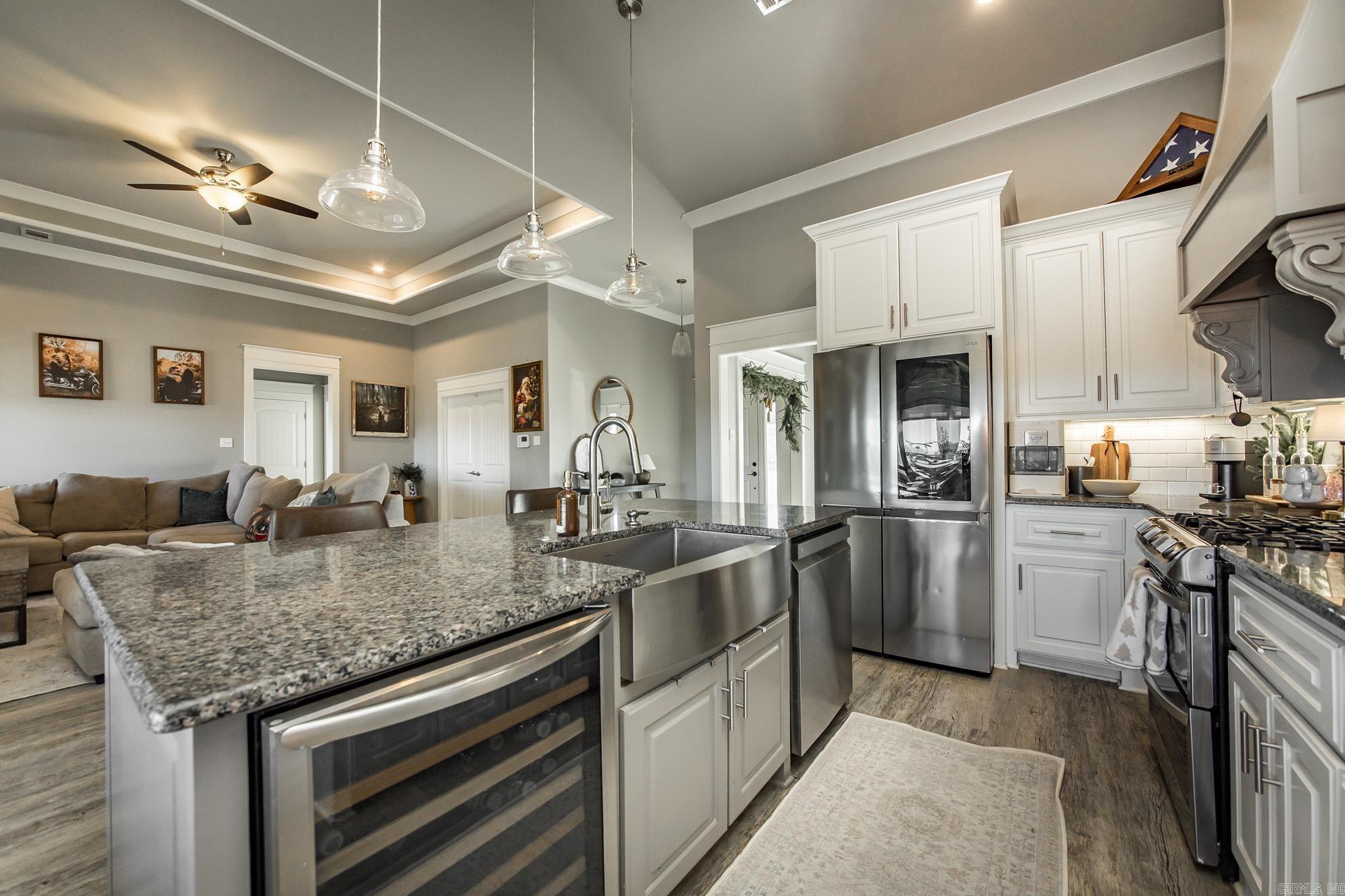 WELLINGTON PLACE - Residential