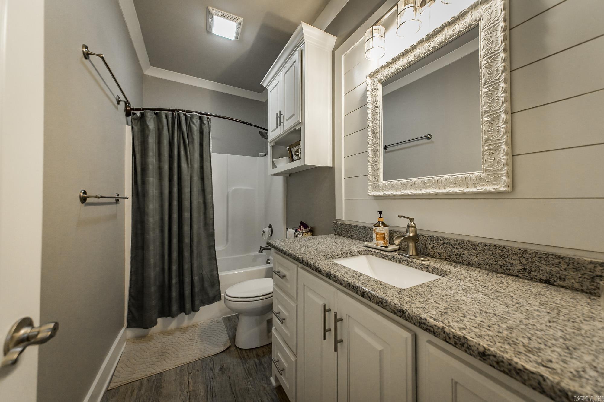 WELLINGTON PLACE - Residential