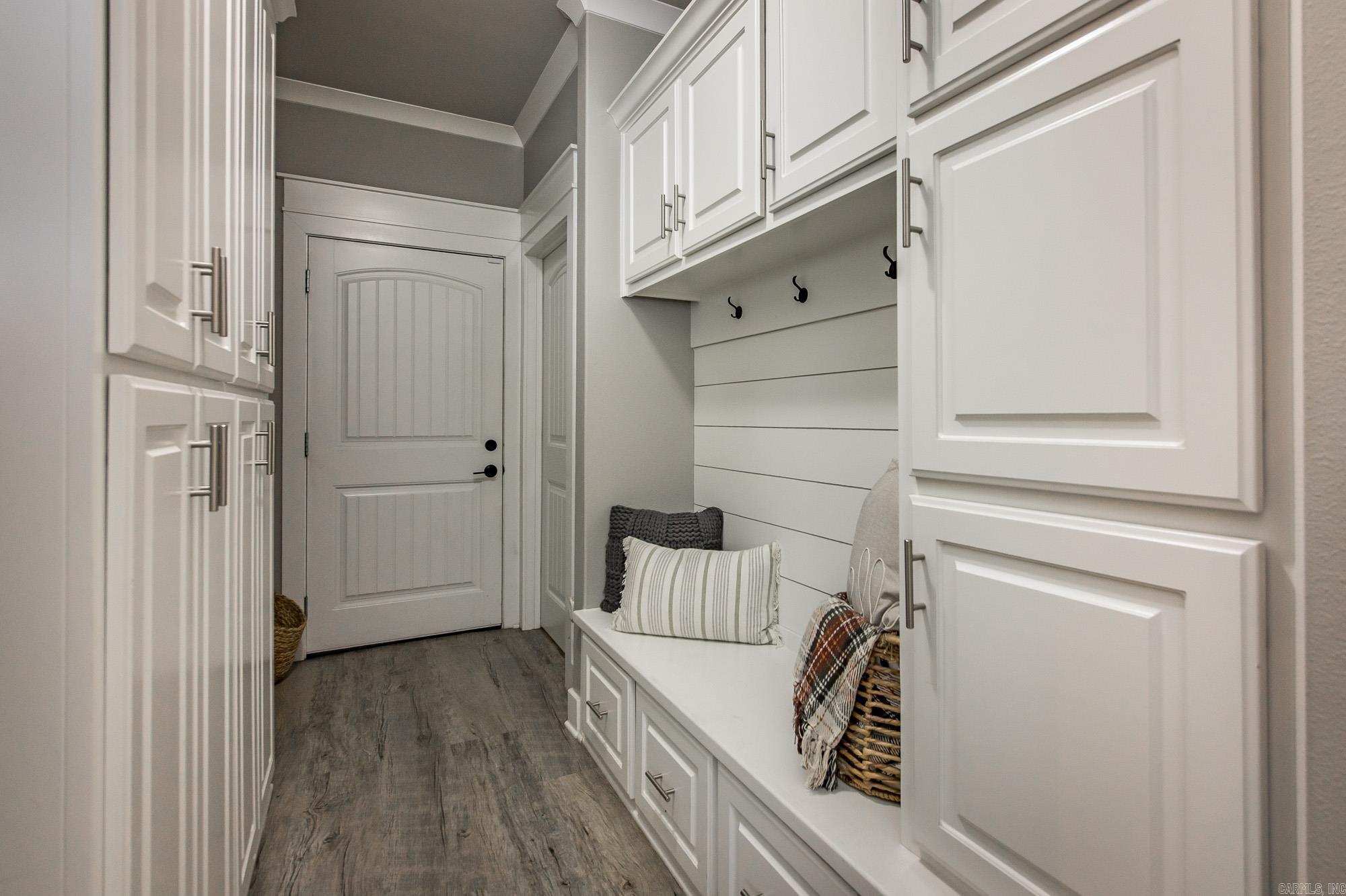 WELLINGTON PLACE - Residential