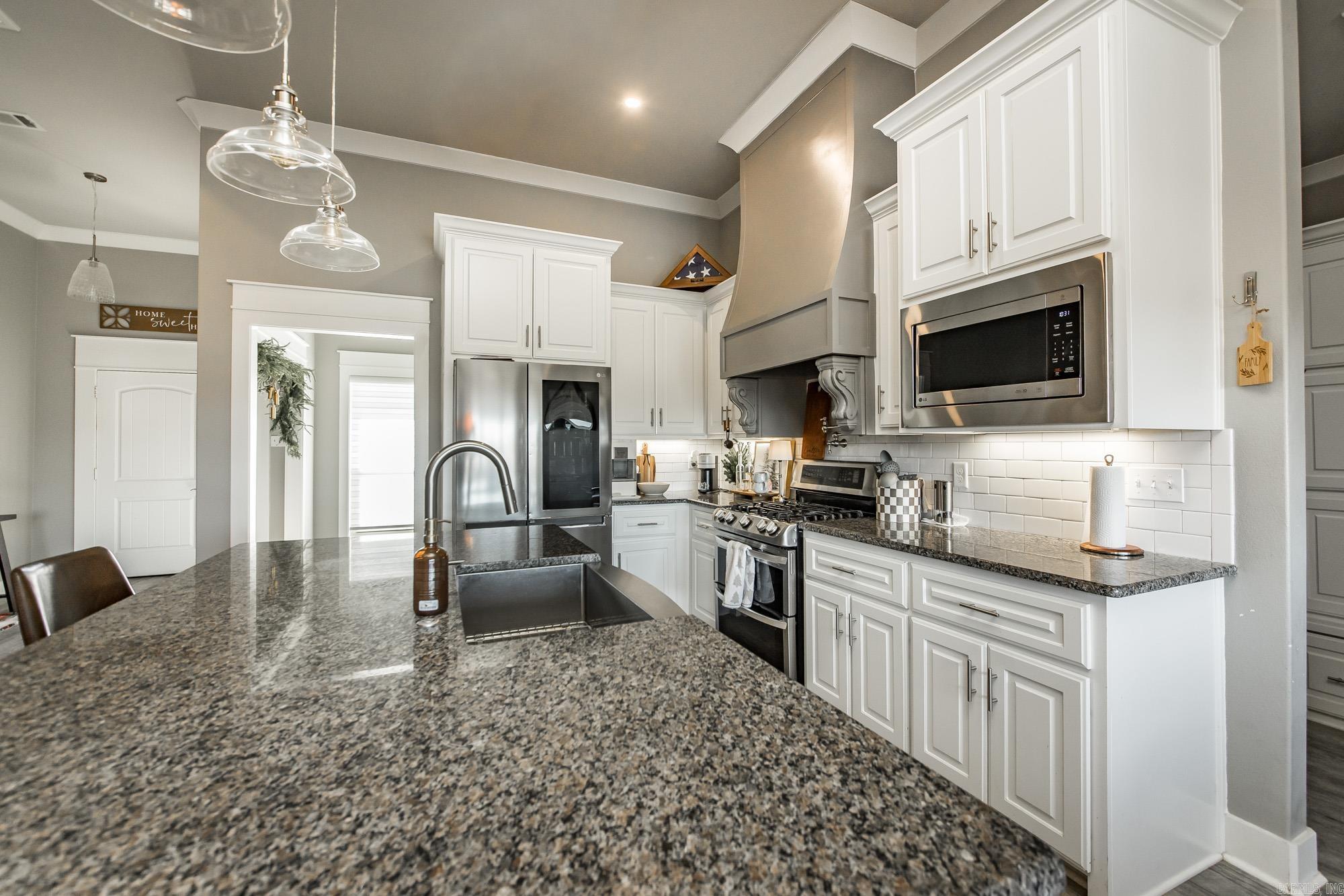 WELLINGTON PLACE - Residential