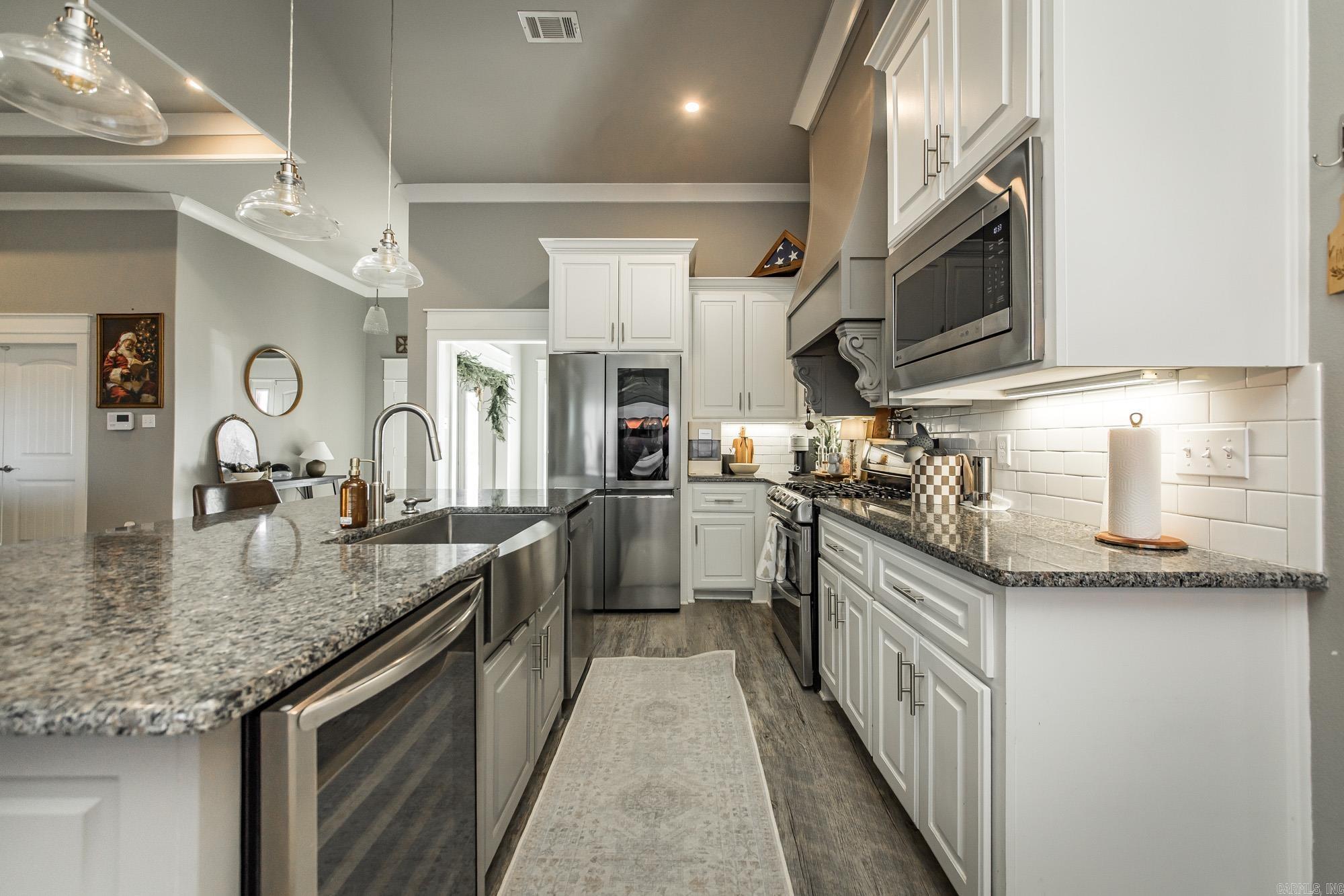 WELLINGTON PLACE - Residential