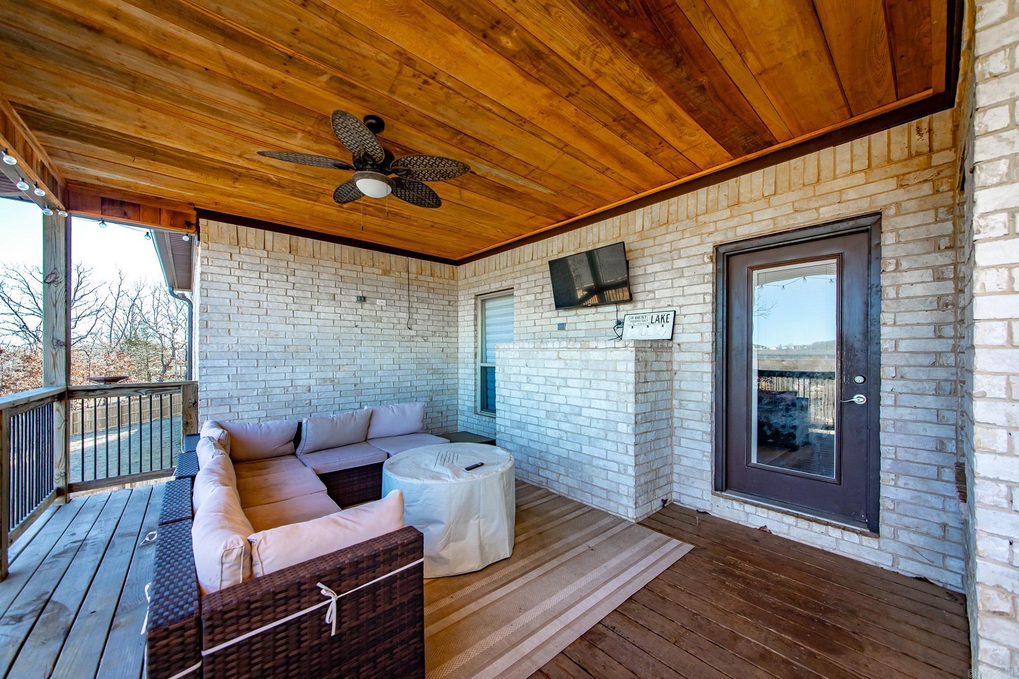 WELLINGTON PLACE - Residential