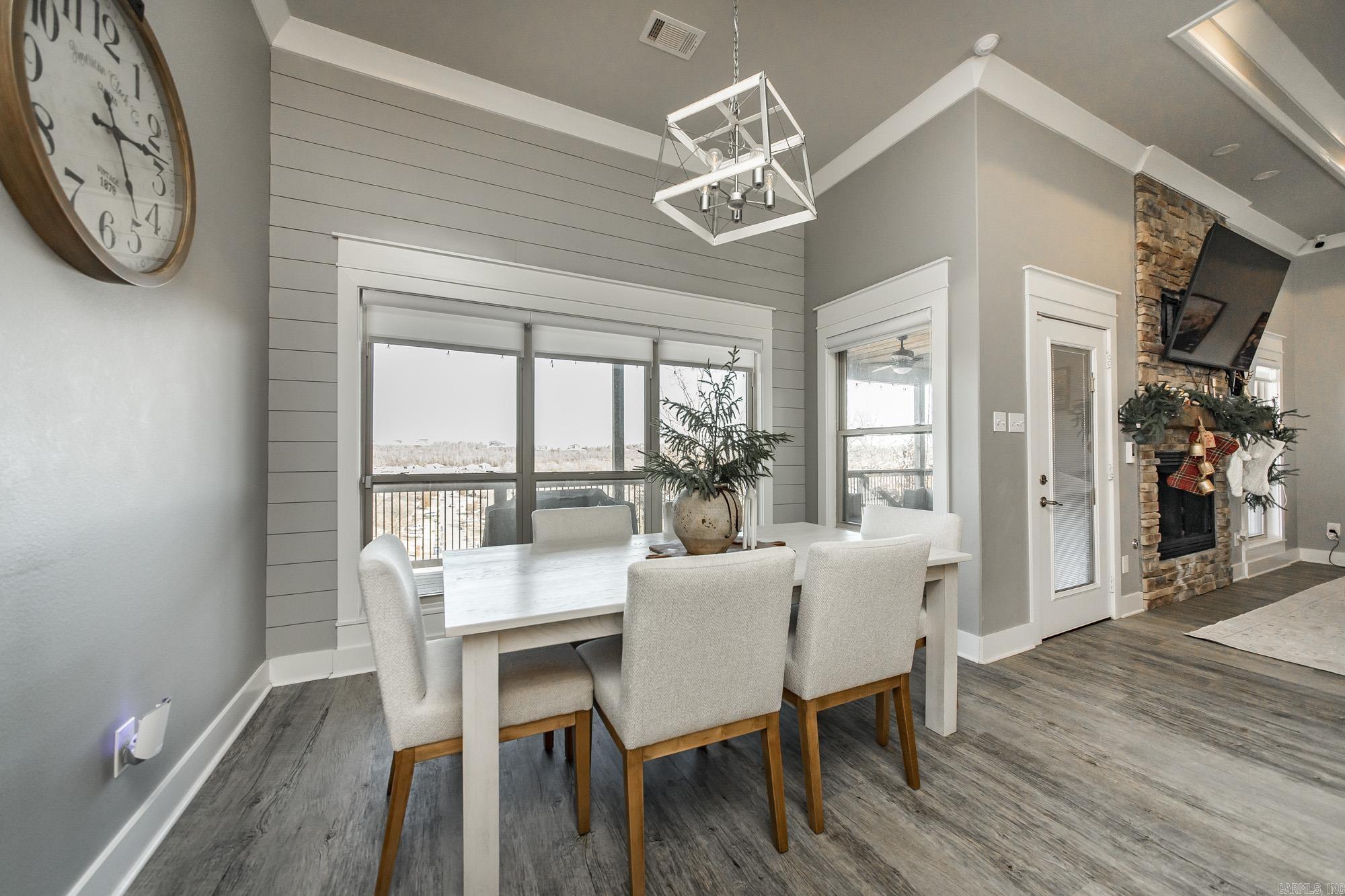 WELLINGTON PLACE - Residential