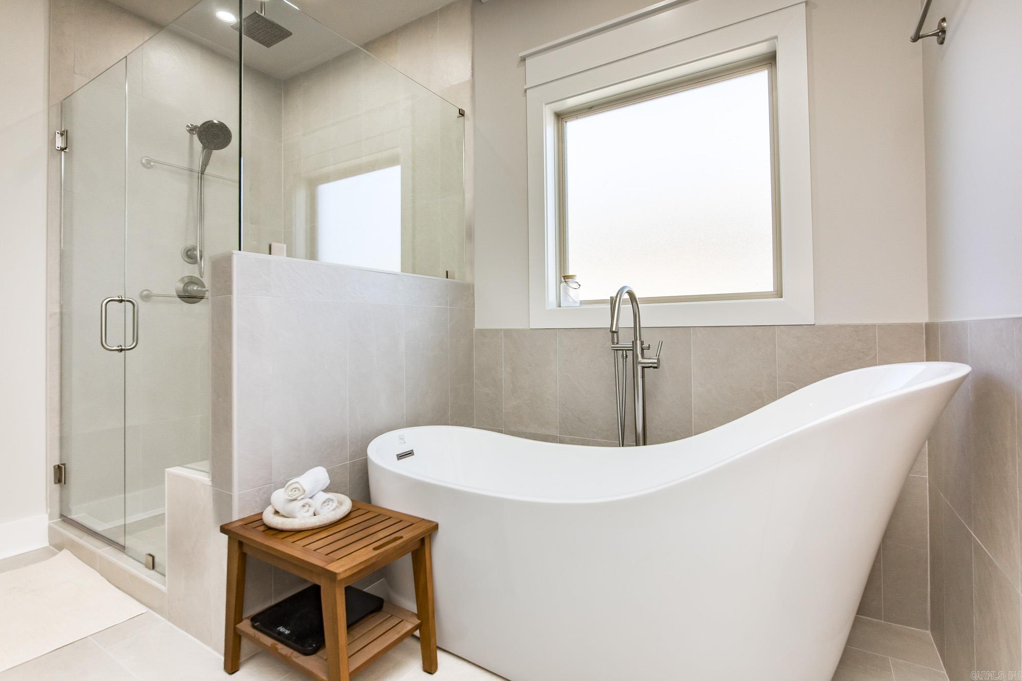 WELLINGTON PLACE - Residential