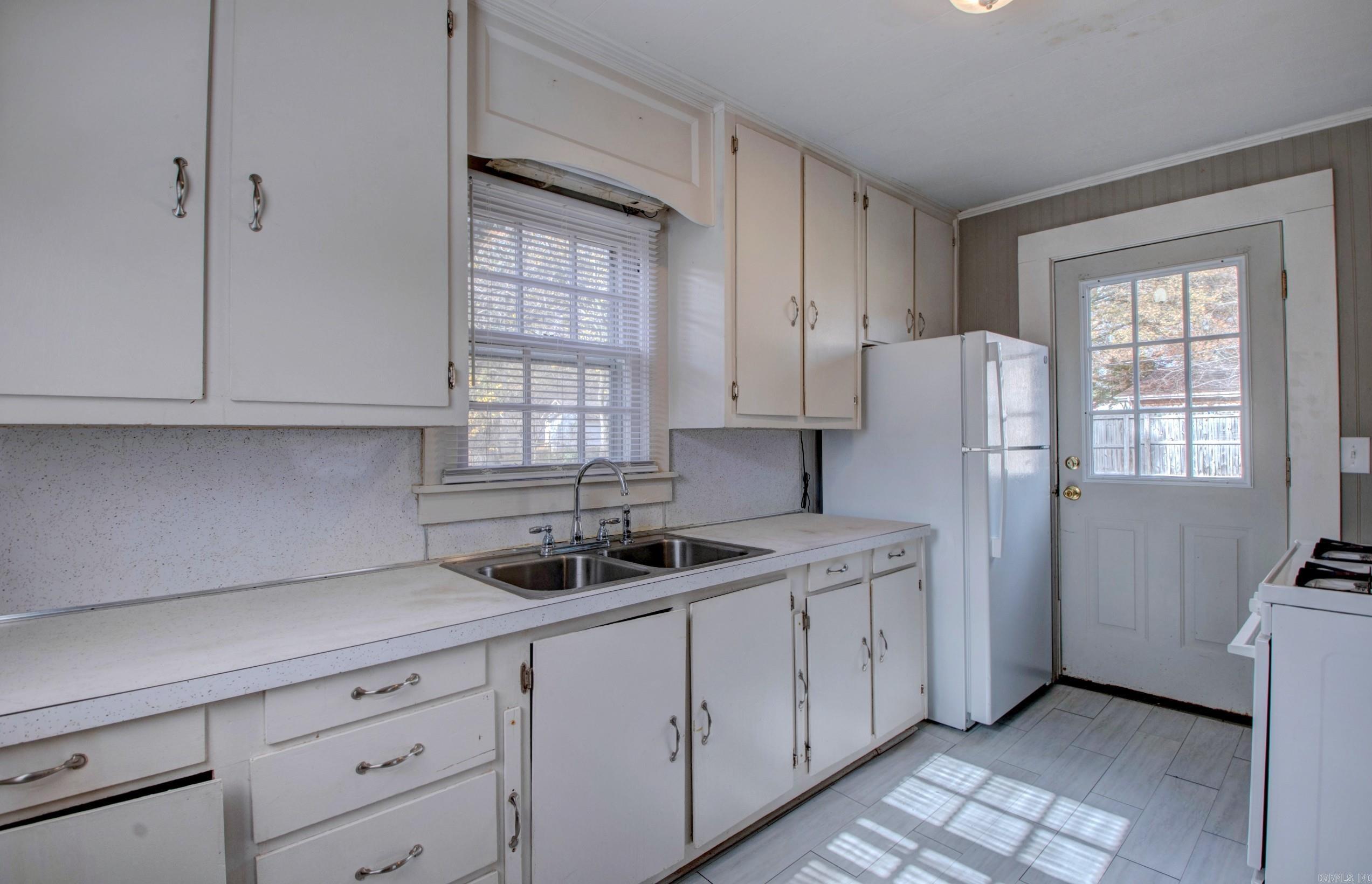 Sunny Hil - Residential