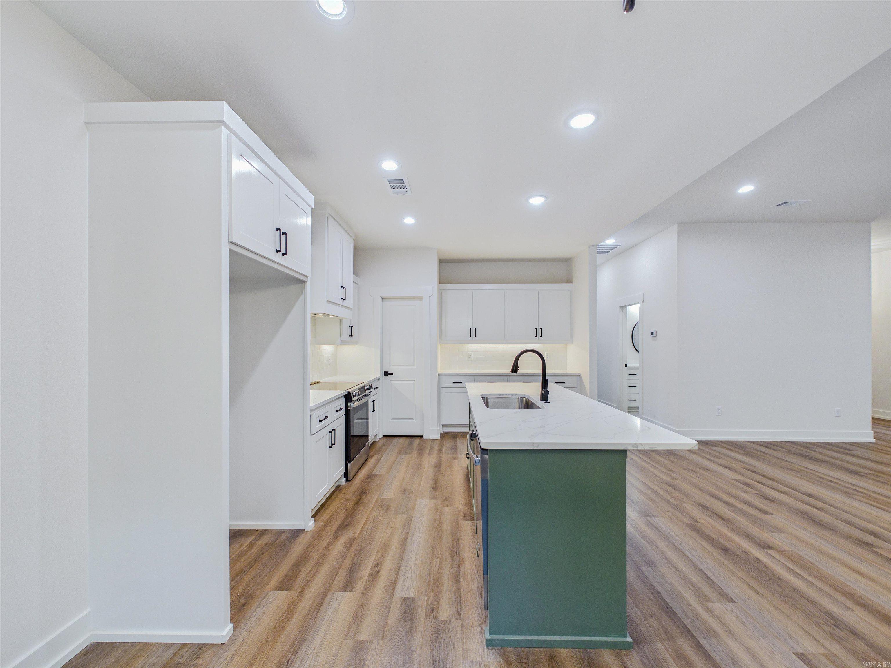 Sergio - Residential