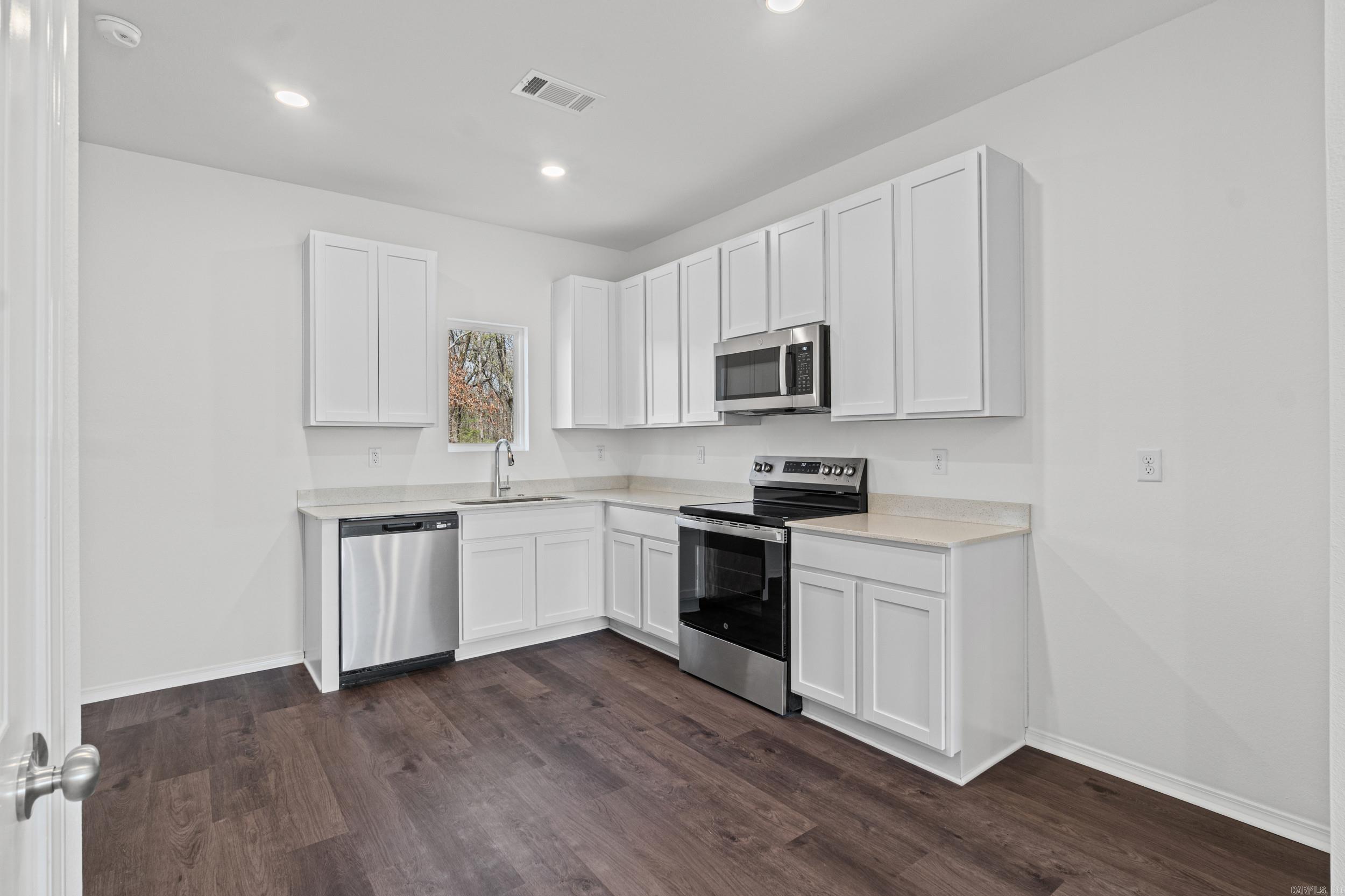 MIDLAND ESTATES PHASE 1 - Residential