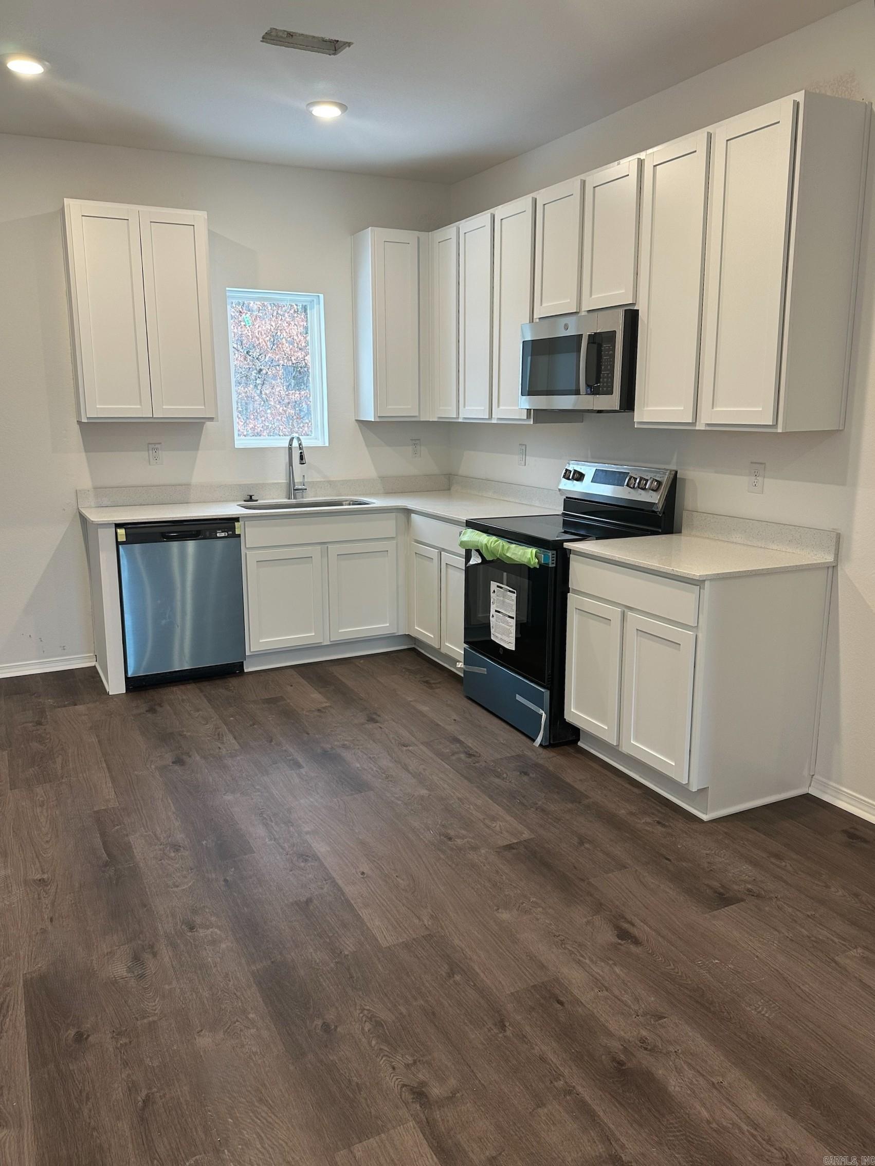 MIDLAND ESTATES PHASE 1 - Residential