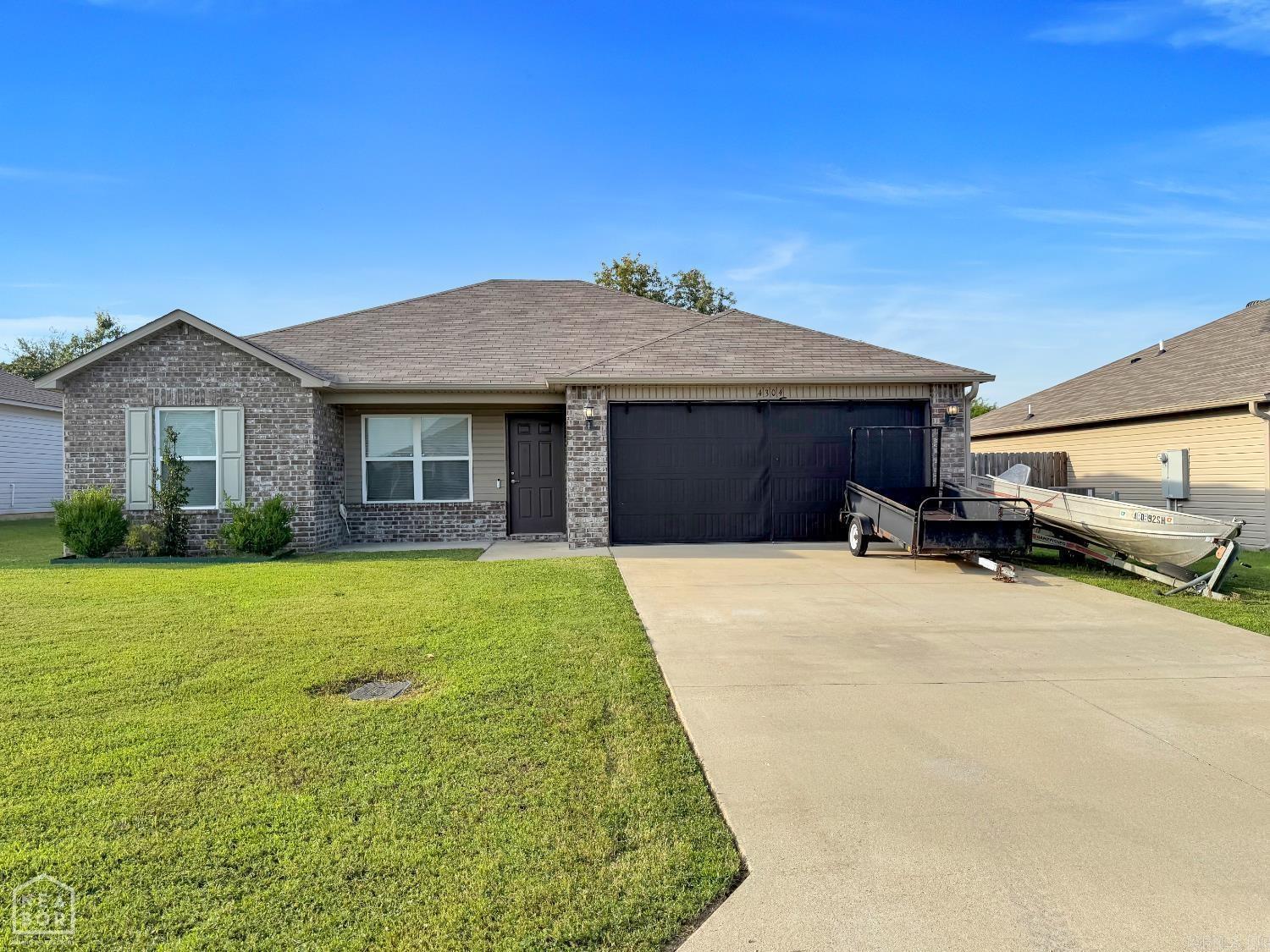 Welcome to the market 4304 Willow Ridge! This 3 bedroom, 2 bath home was built in 2019 and features a spacious, fenced backyard perfect for entertaining. Enjoy beautiful French doors that open to the large yard, plus a roomy master suite with a generous closet. Conveniently located close to everything you need. Don't miss out on this move-in-ready gem!