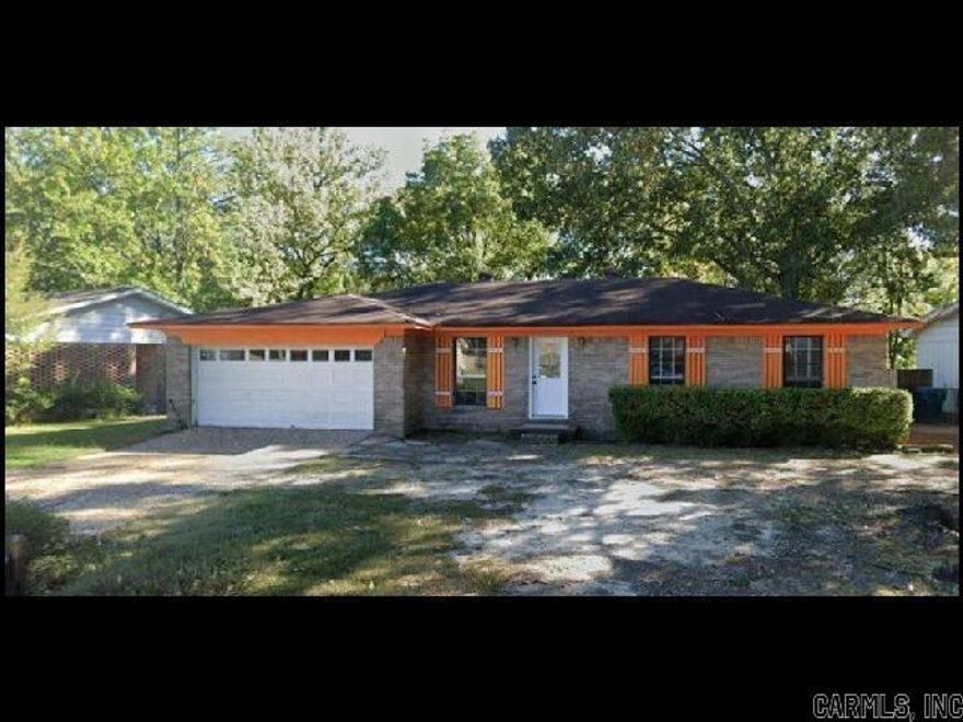 *LITTLE ROCK* CUTE HOME IN THE TOWN & COUNTRY ESTATES SUBDIVISION!! This Charming 3 Bedroom And 2 Bath Home Offers Over 1400 Square Feet Of Comfortable Living Space All On One Level! Enjoy A Spacious Living Room That Flows Into A Bright Eat-In Kitchen Equipped With A Gas Range, Refrigerator, Dishwasher, And Garbage Disposal! Convenient Washer/Dryer Hookups Are Ready To Go, Gas Or Electric! Stay Comfortable Year-Round With Central Heat And Air! The Backyard Features A Partial Rear Fence, Making It Easy To Personalize Your Outdoor Space! A Spacious 2 Car Garage Provides Great Parking And Storage Options! PET FRIENDLY!! AVAILABLE MID TO EARLY MARCH 2026!!!