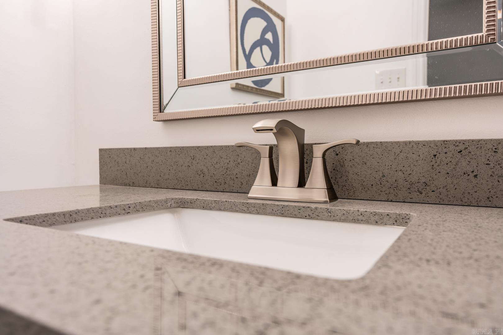 KINGSBRIDGE TWNHSE - Residential