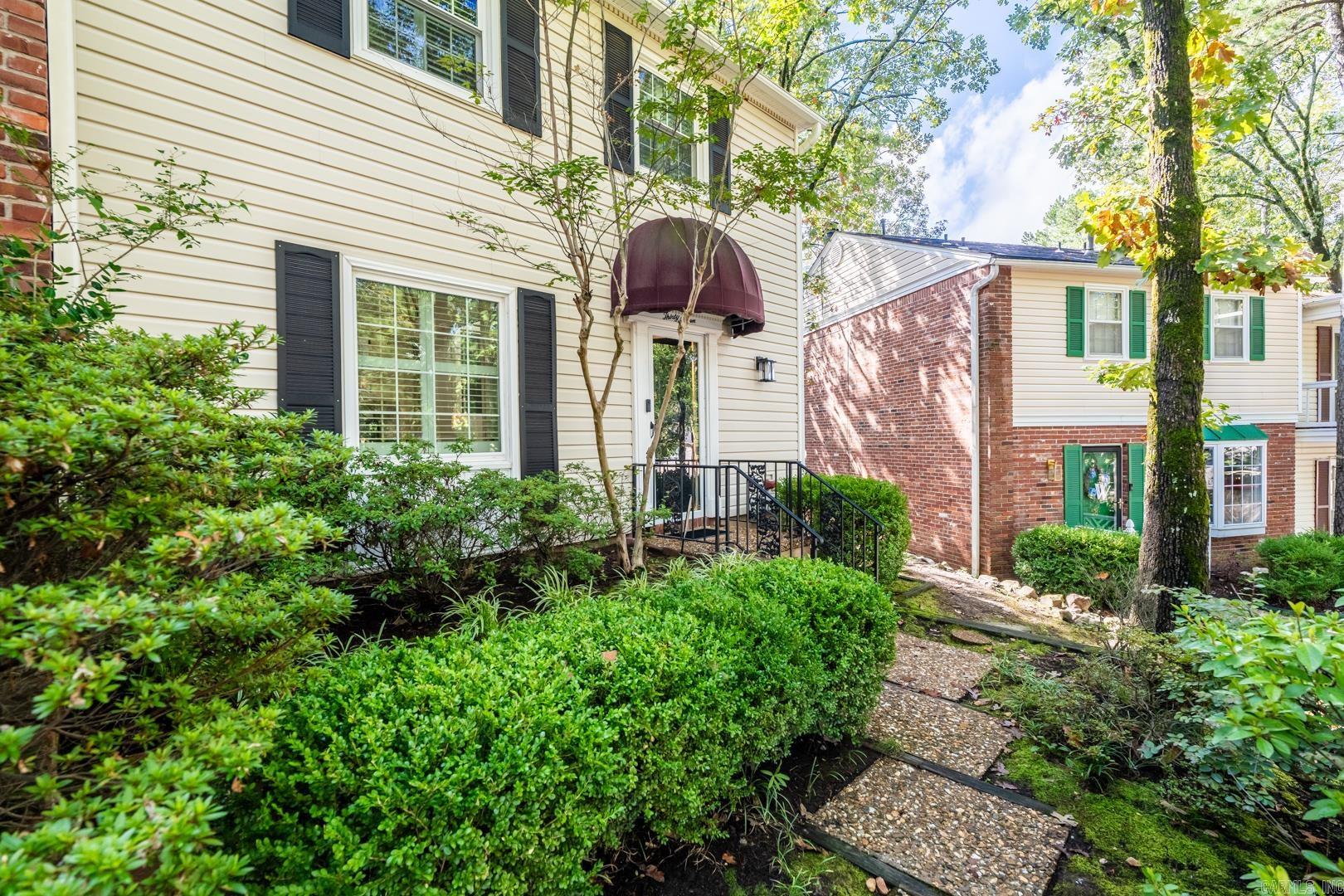 KINGSBRIDGE TWNHSE - Residential