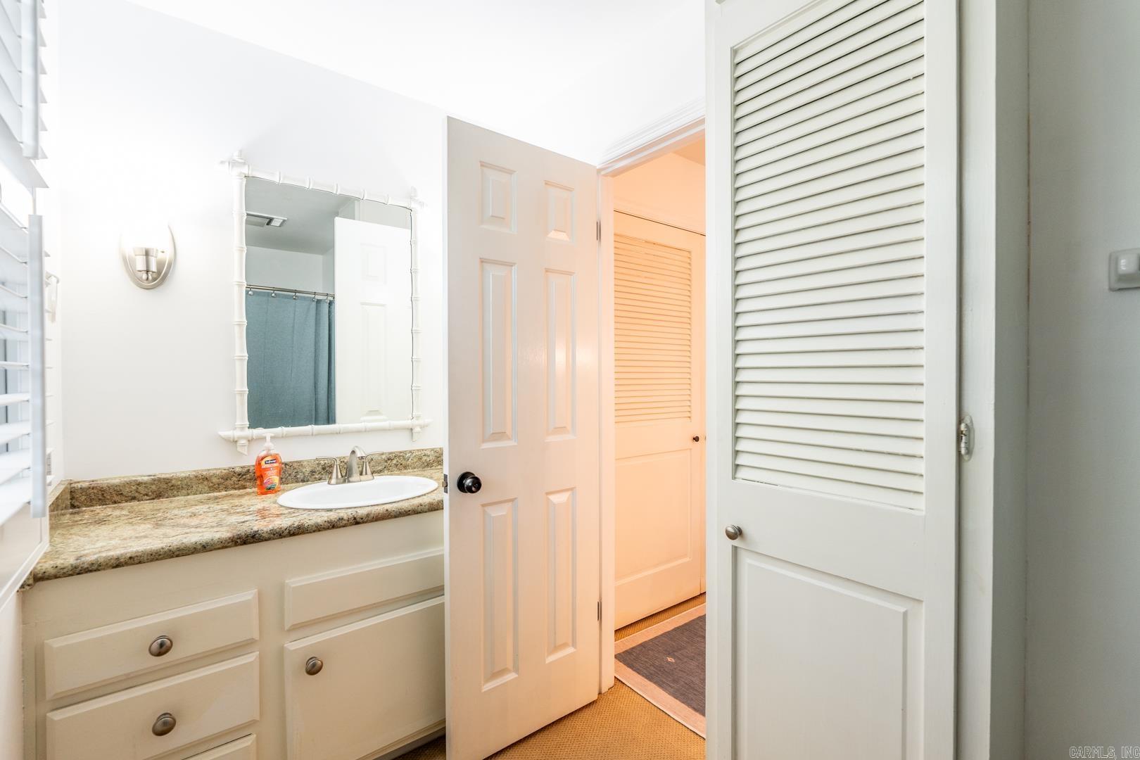 KINGSBRIDGE TWNHSE - Residential