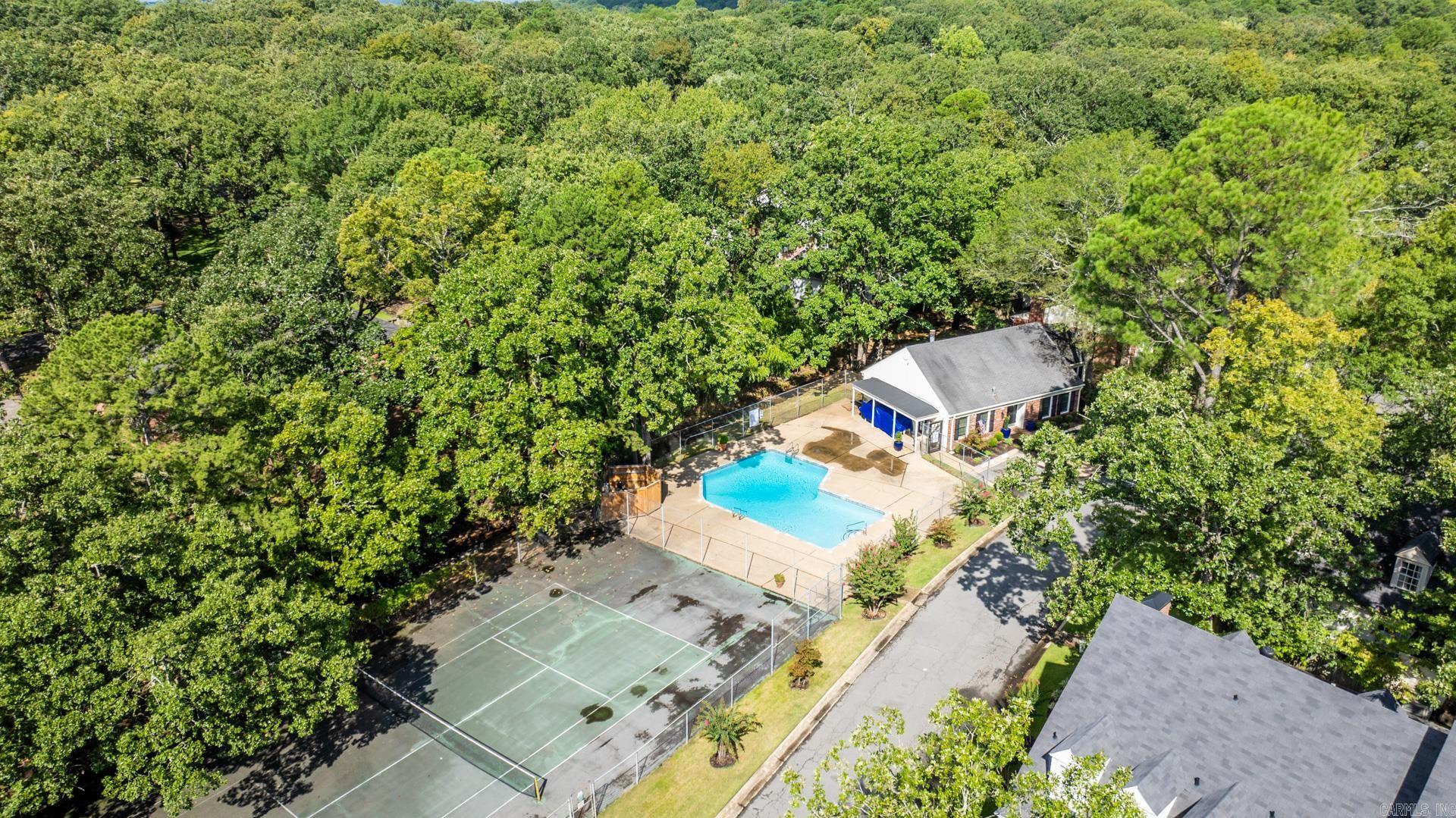 KINGSBRIDGE TWNHSE - Residential