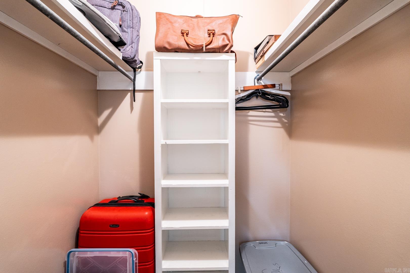 KINGSBRIDGE TWNHSE - Residential