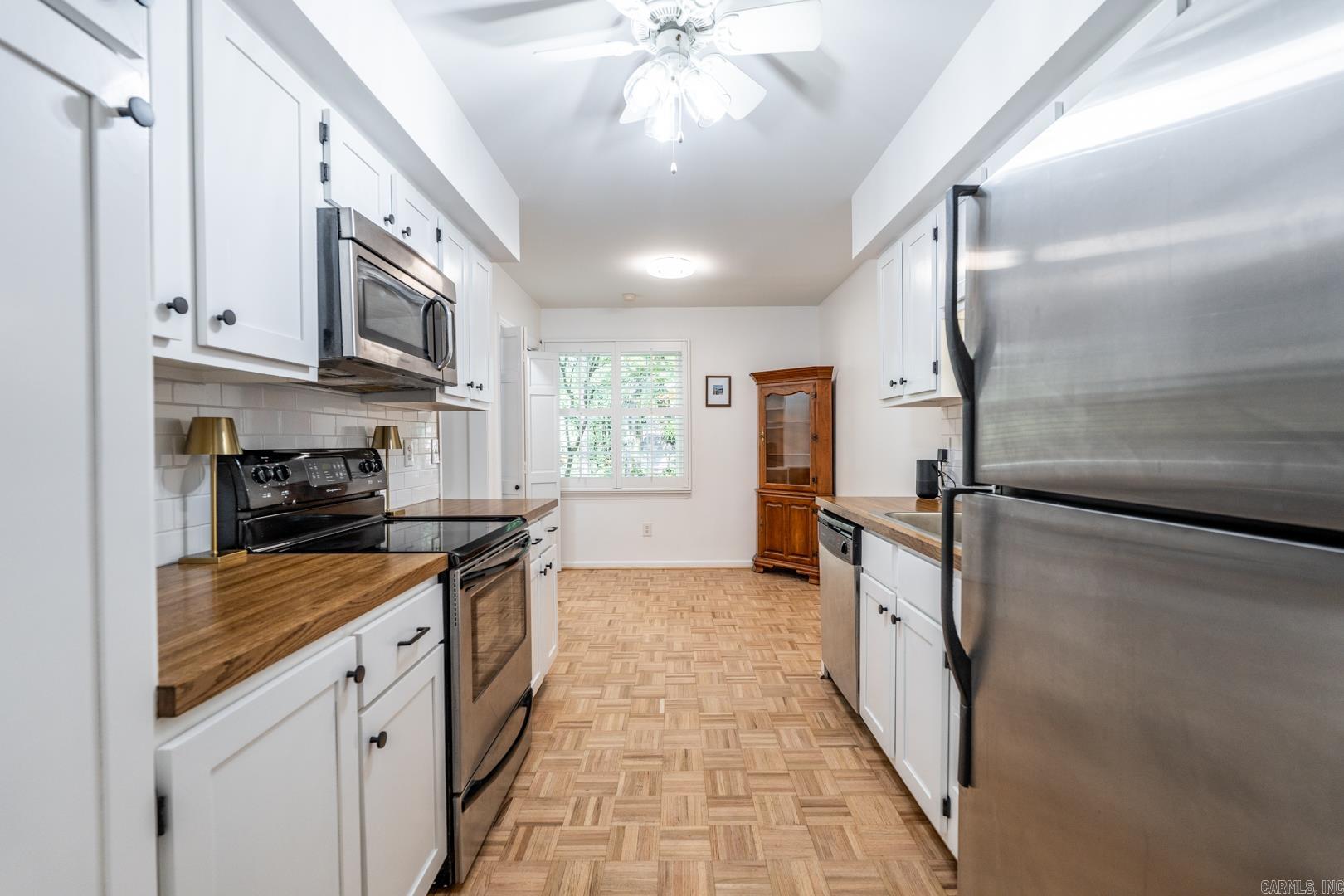 KINGSBRIDGE TWNHSE - Residential