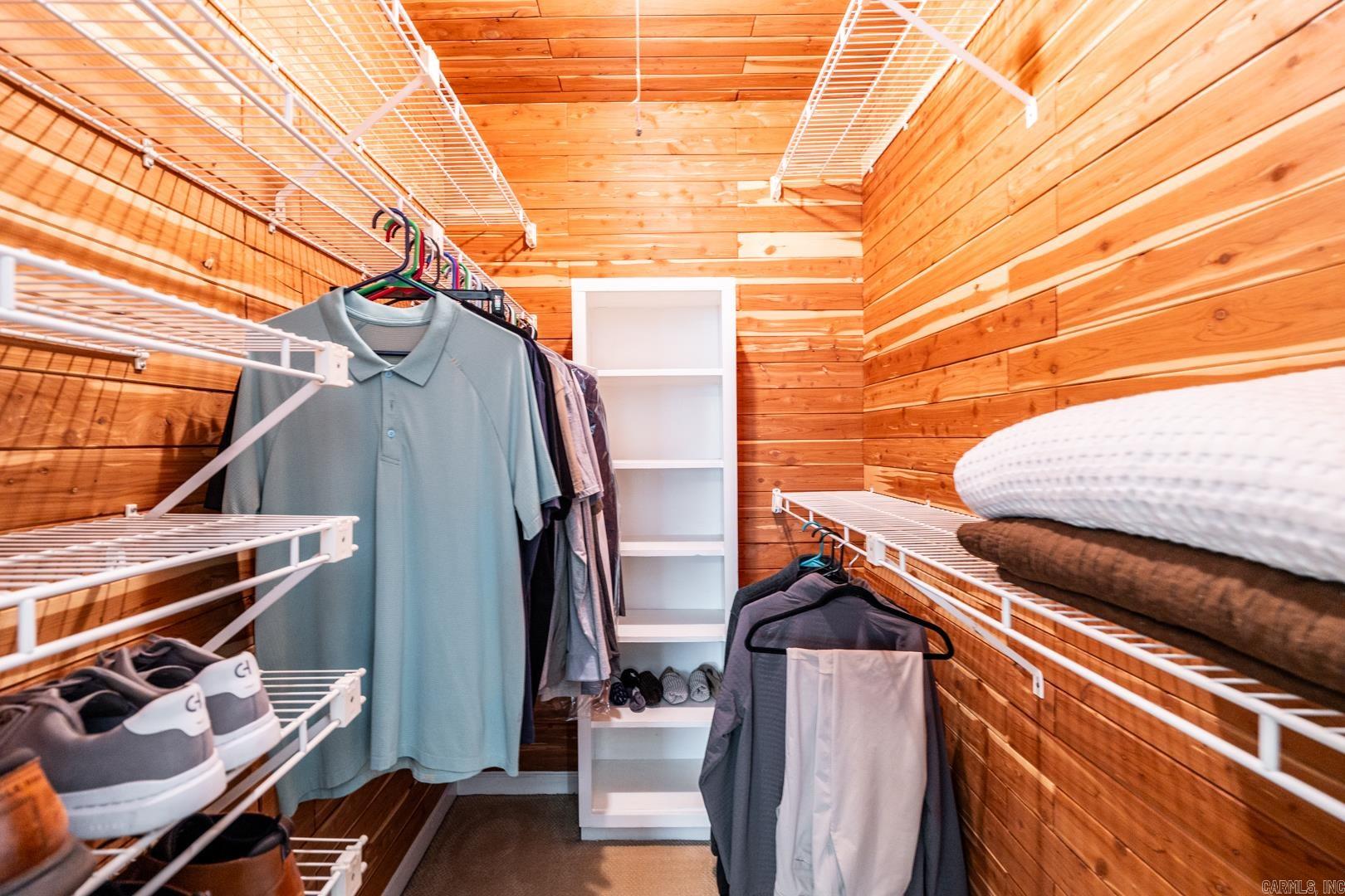 KINGSBRIDGE TWNHSE - Residential