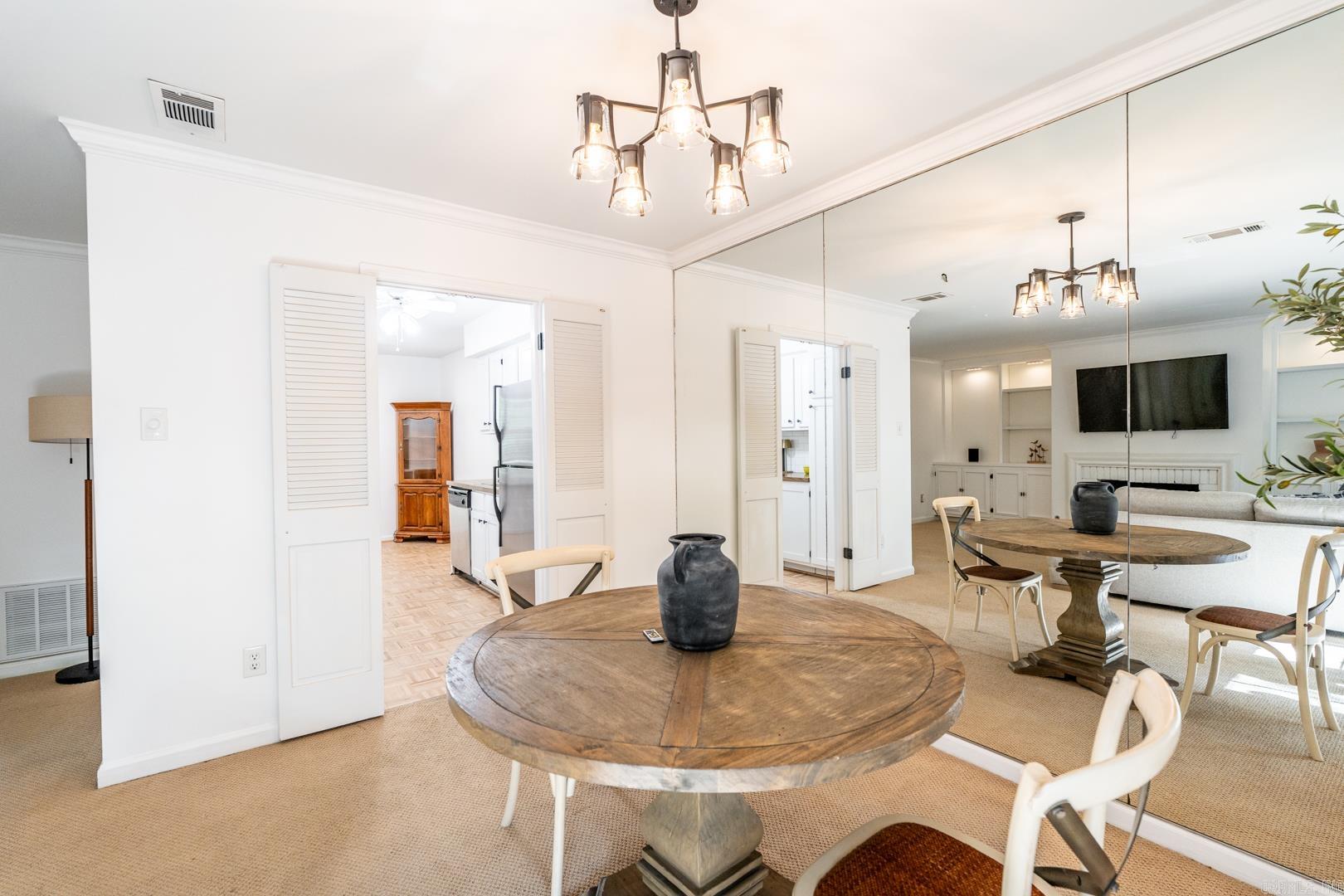 KINGSBRIDGE TWNHSE - Residential