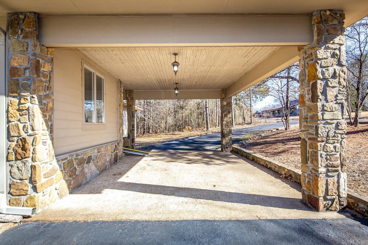 SKYPOINT ESTATES - LAKE - Residential