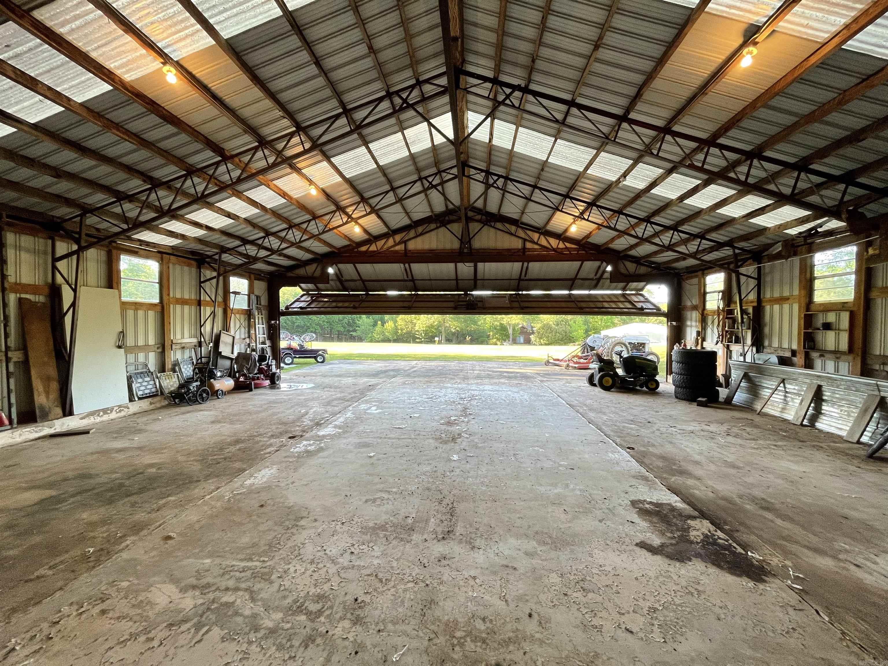 SKYPOINT ESTATES - LAKE - Residential