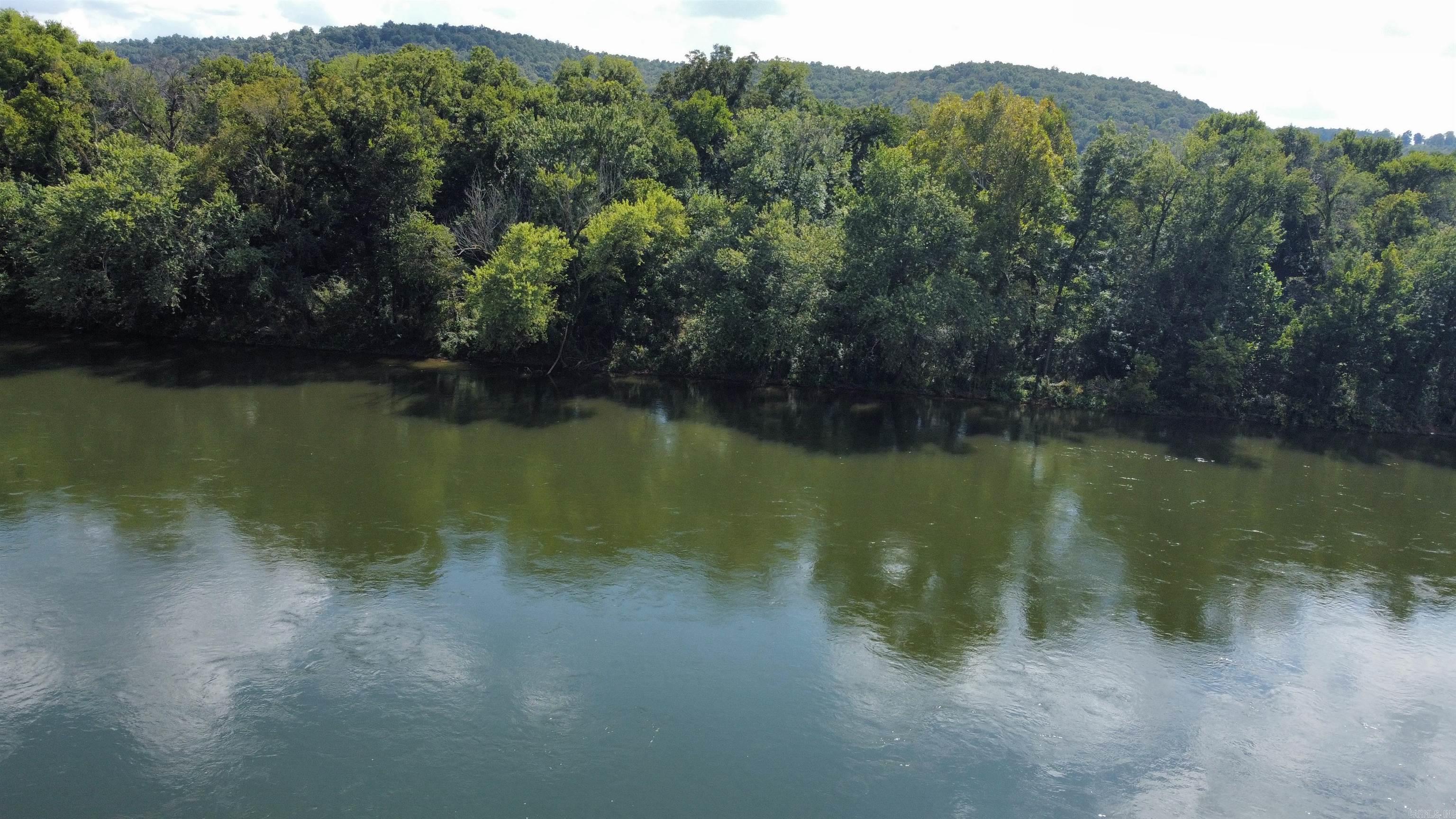 FOLL ROUND BOTTOM - Land