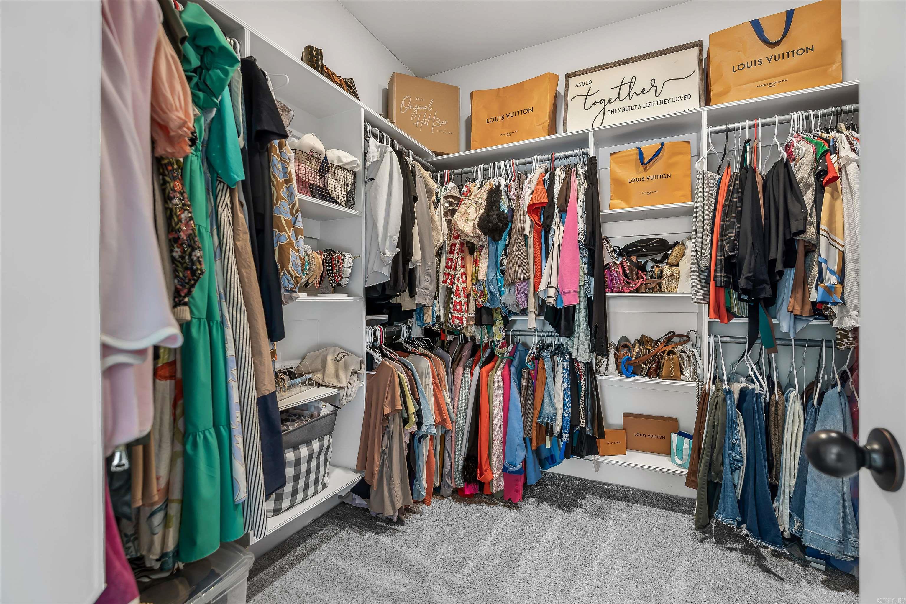 VALLEY VIEW MANOR - Residential