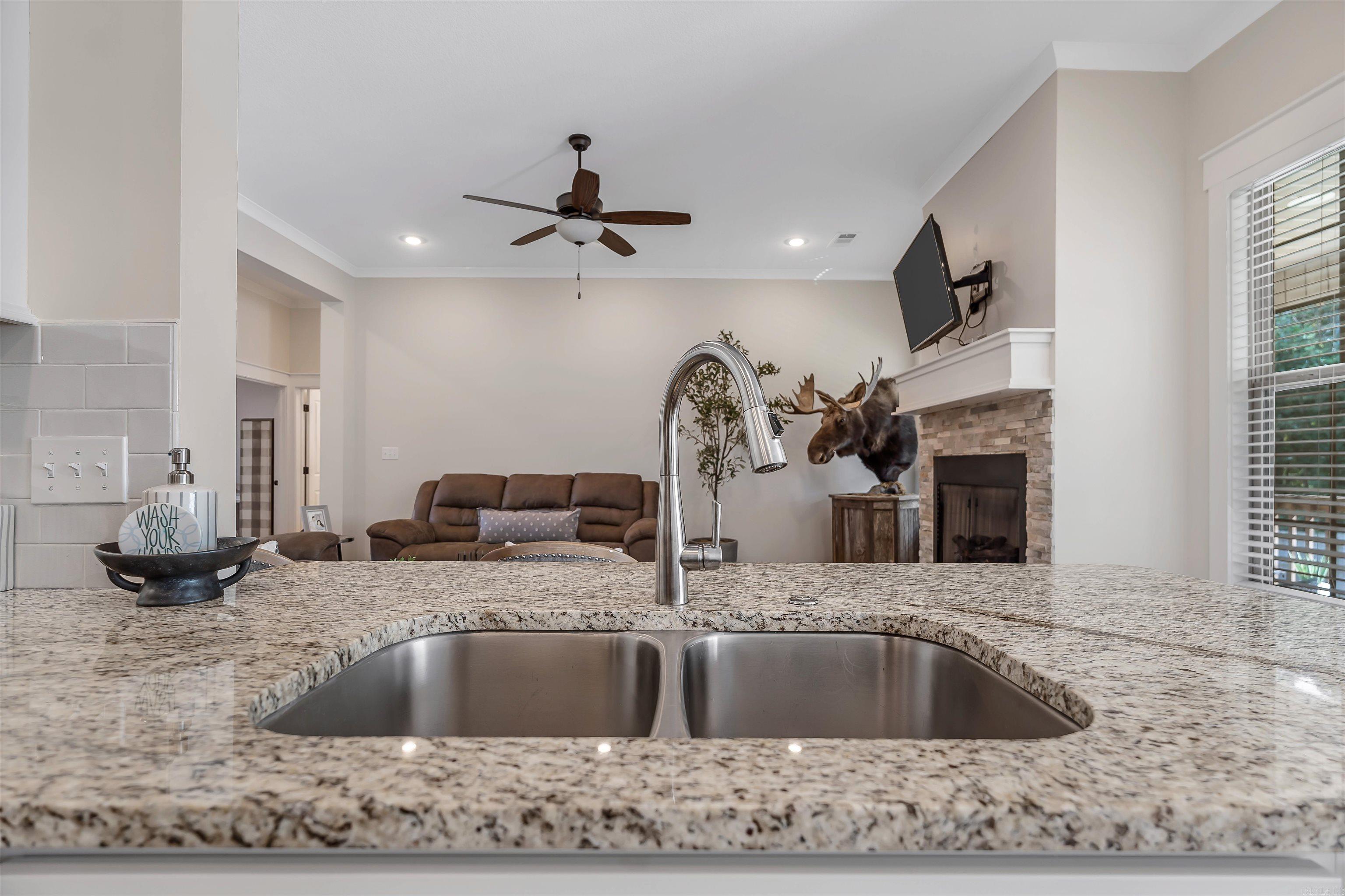 VALLEY VIEW MANOR - Residential