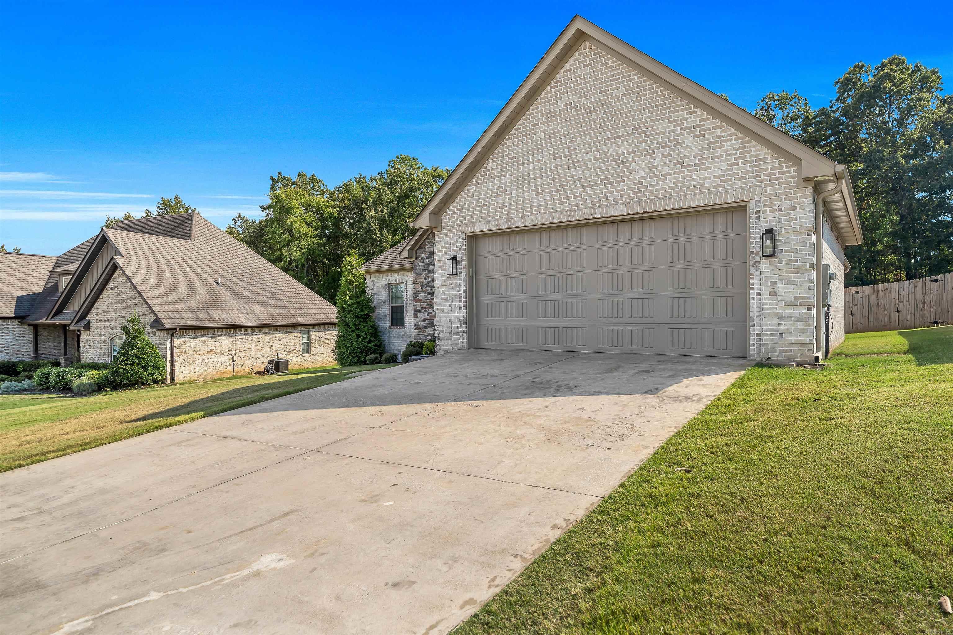 VALLEY VIEW MANOR - Residential