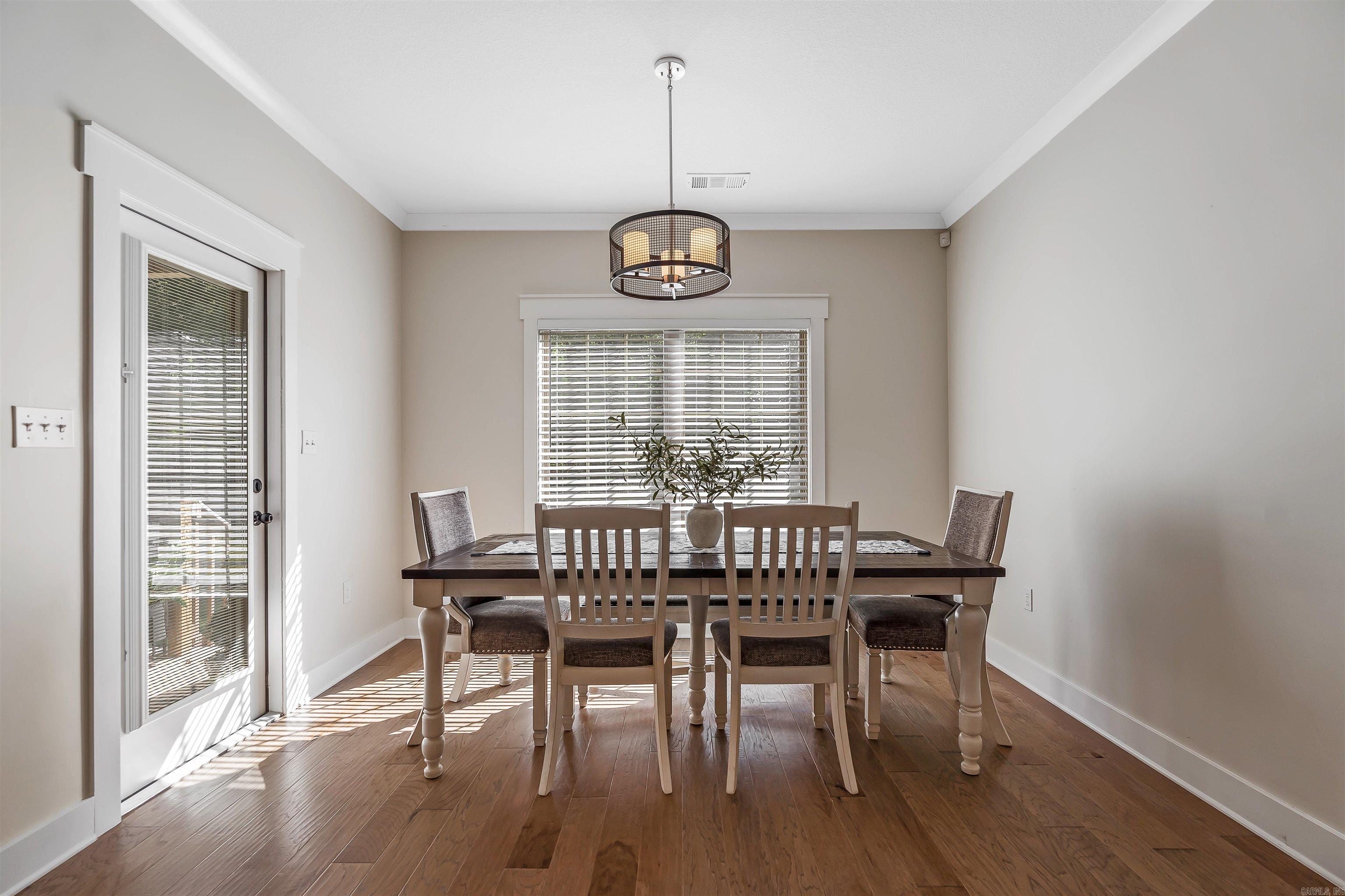 VALLEY VIEW MANOR - Residential