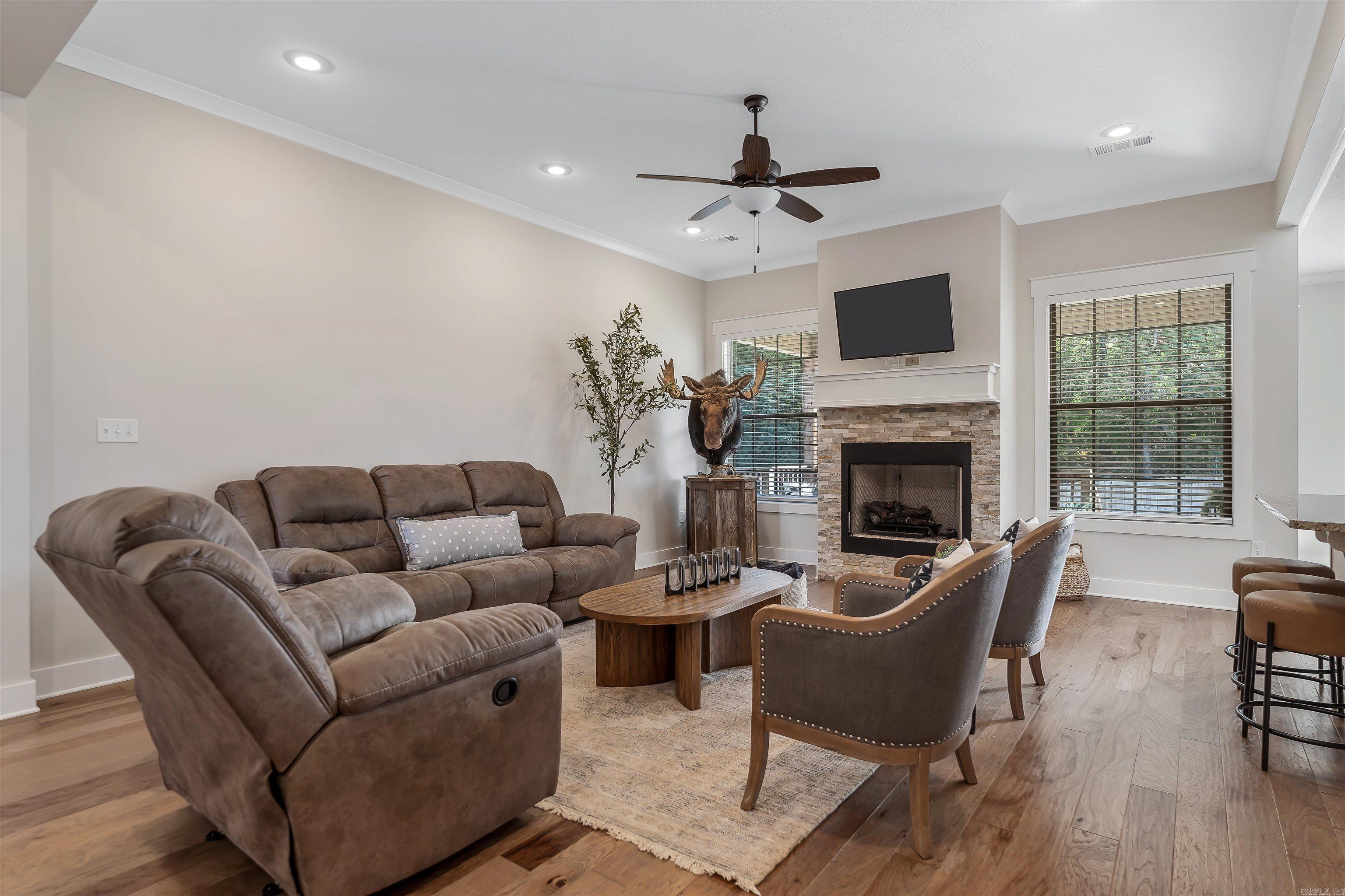 VALLEY VIEW MANOR - Residential