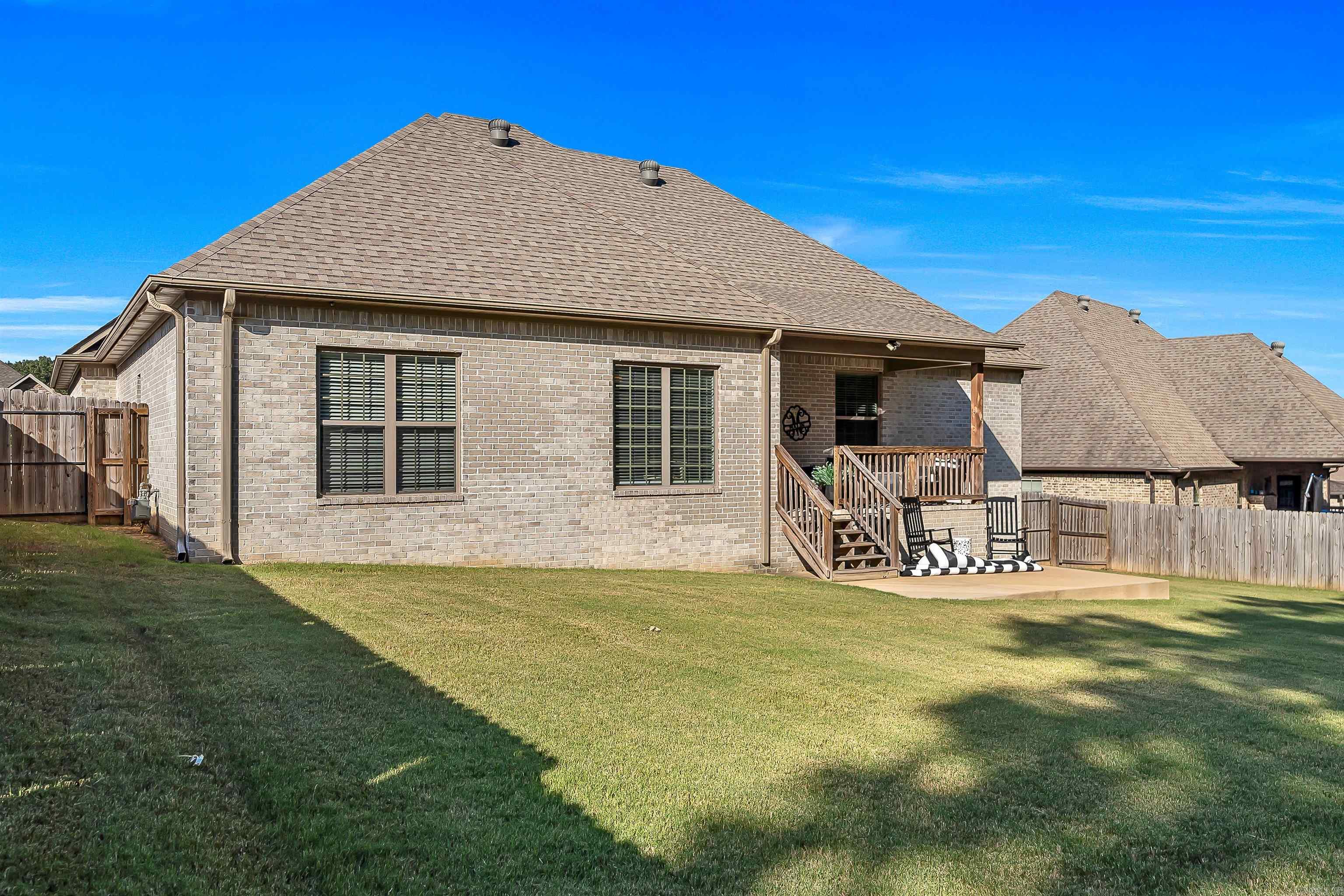 VALLEY VIEW MANOR - Residential