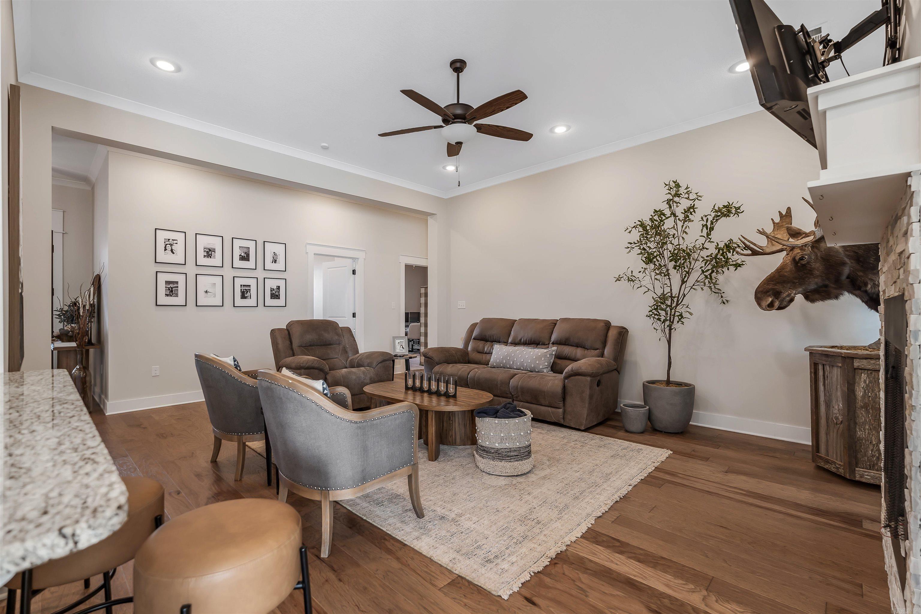 VALLEY VIEW MANOR - Residential