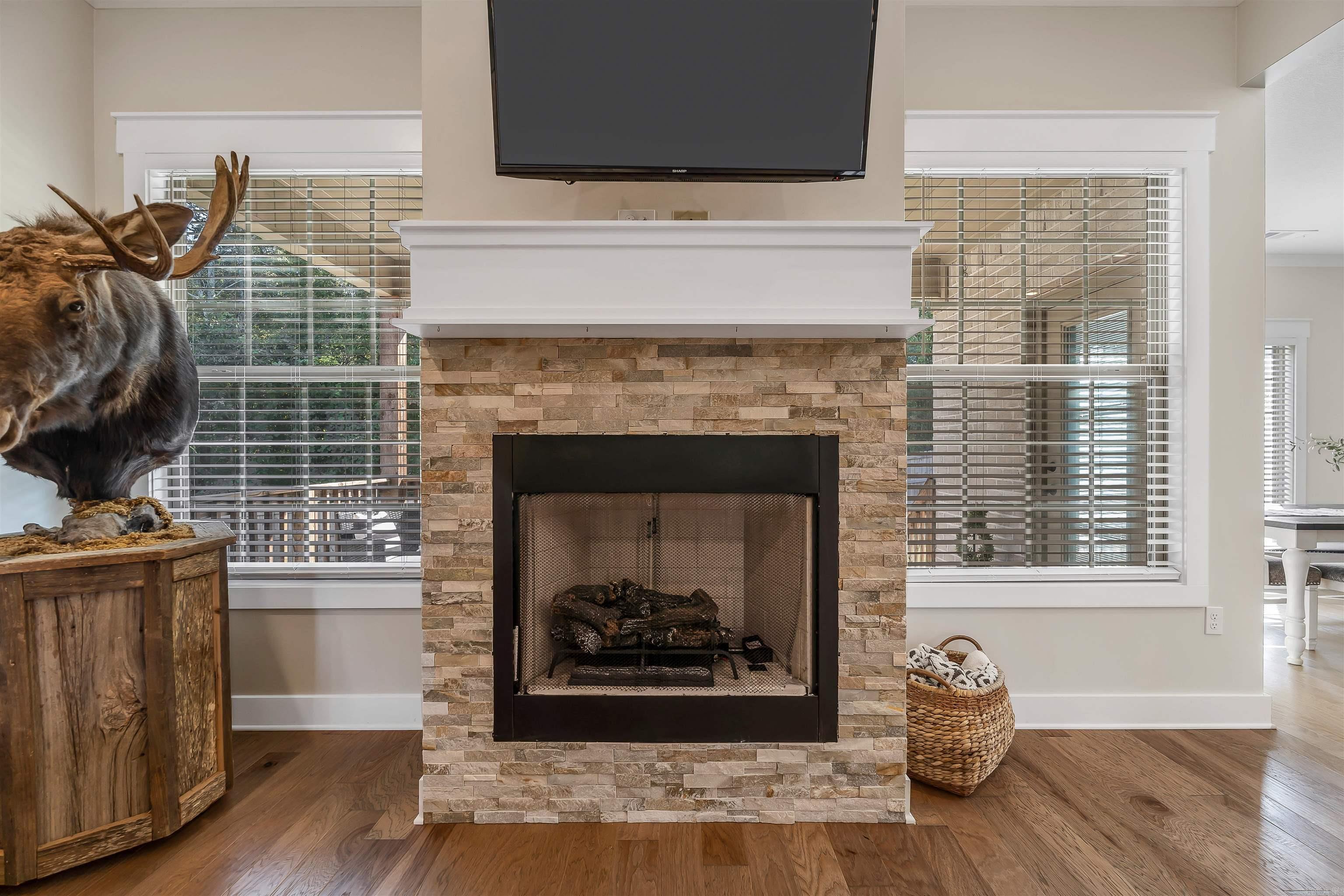 VALLEY VIEW MANOR - Residential