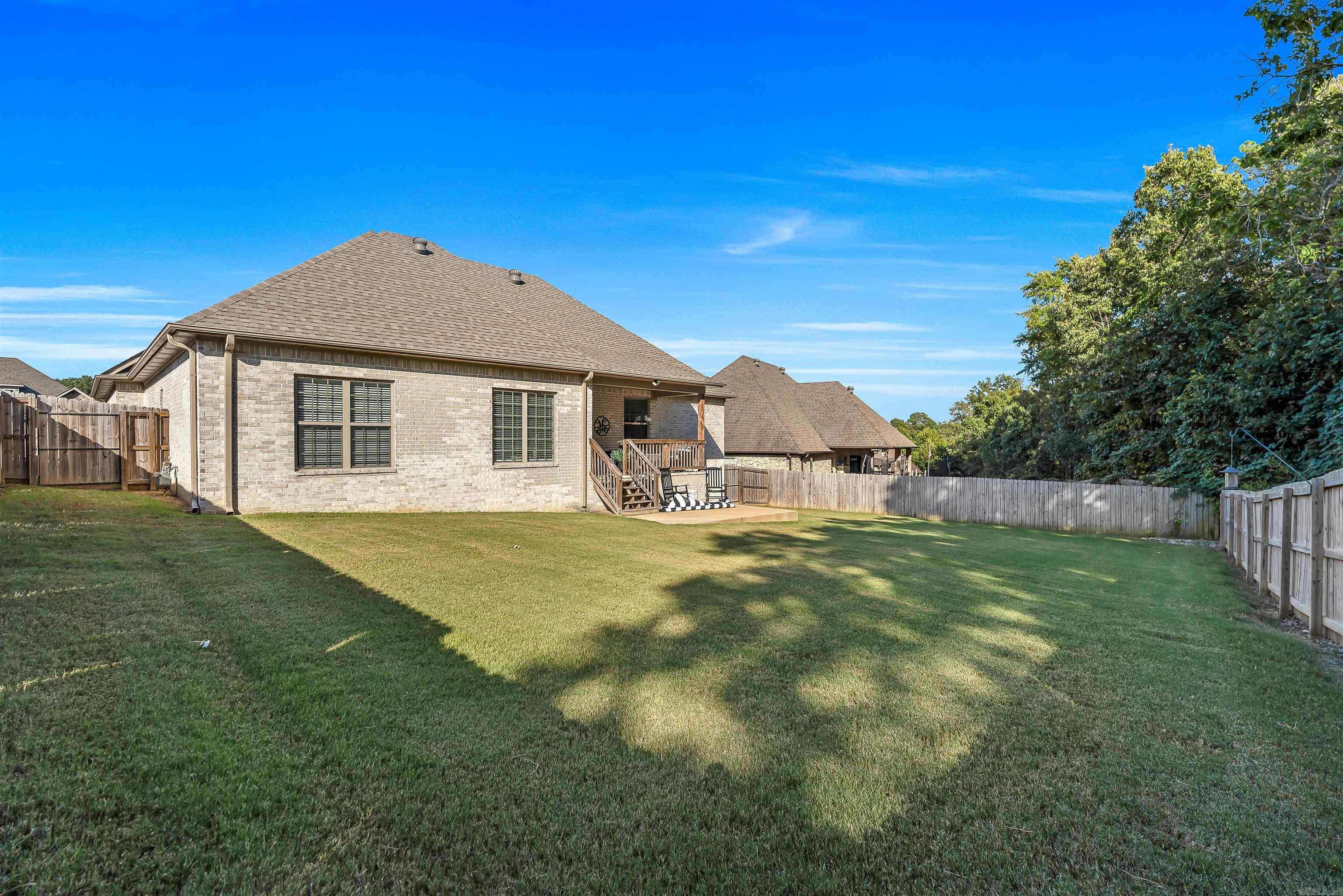 VALLEY VIEW MANOR - Residential