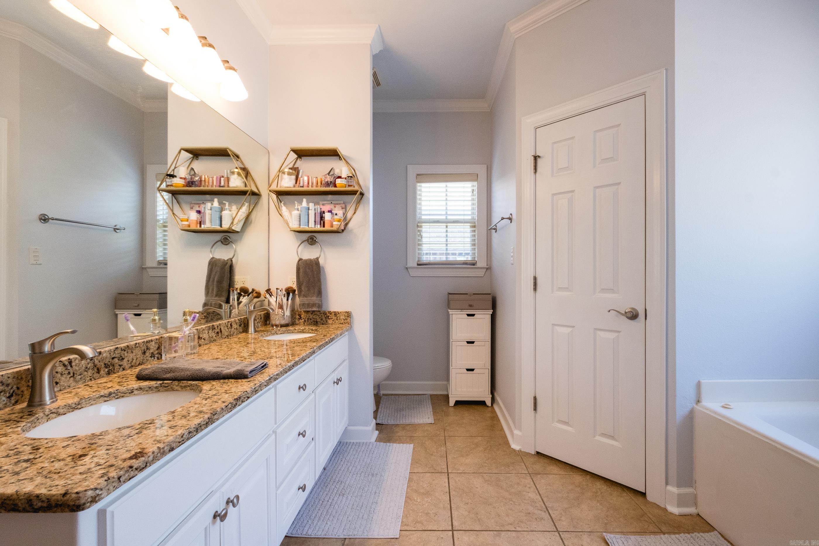 OAKBROOKE - Residential