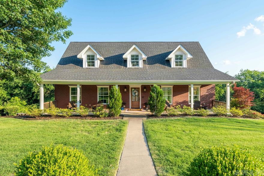 Must see this completely updated 3 Bedroom 2.5 Bath home in Lakeside School District. The interior updates include a new kitchen,updated primary bedroom/bathroom with oversize shower, new fixtures throughout, new mudroom, and man cave/bonus space. Theexterior updates include new roof, new HVAC, and updated landscaping. The home sits on almost an half acre lot in the highly covetedRidgewood subdivision, and boasts a large deck great for entertaining.