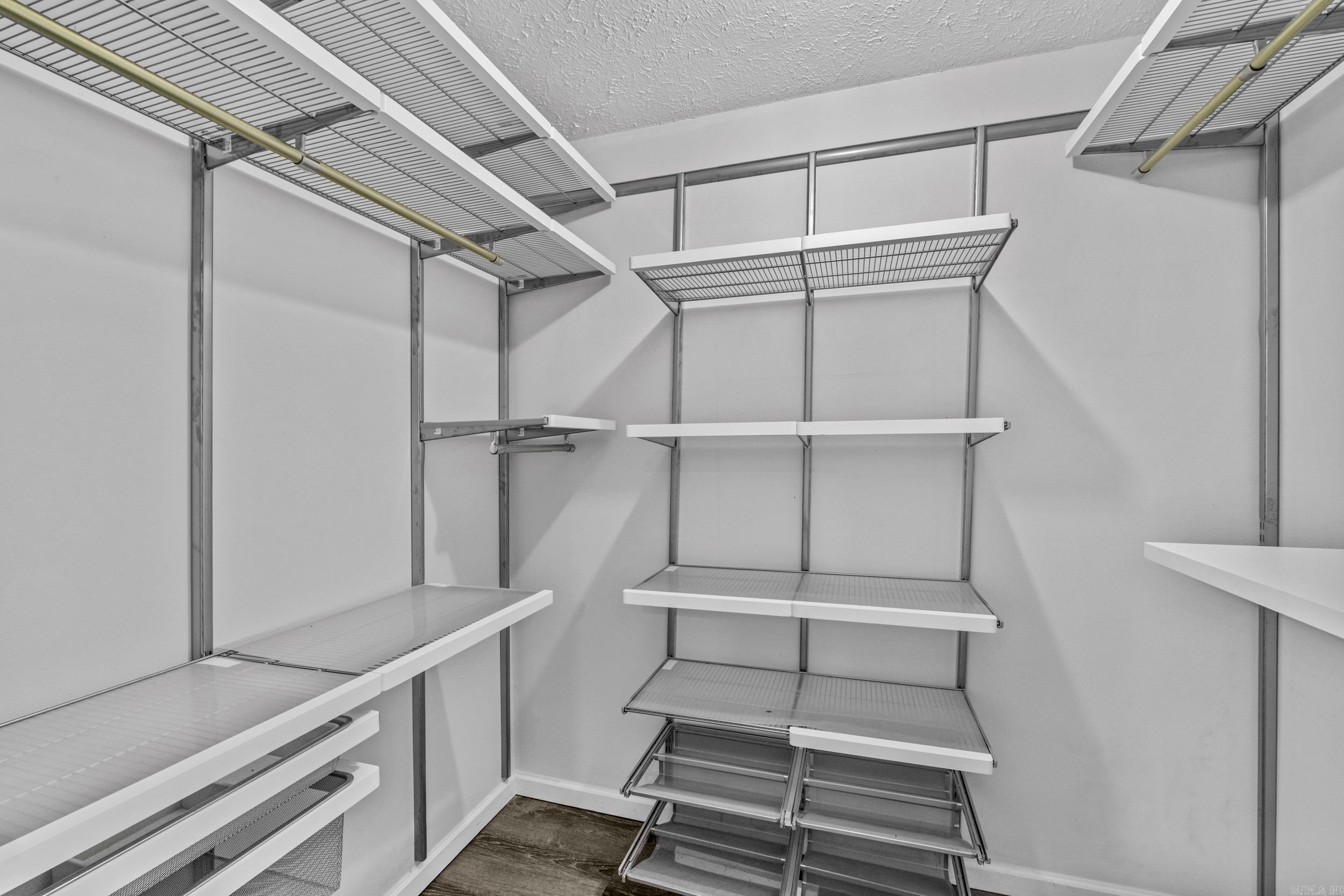 ROBINWOOD - Residential