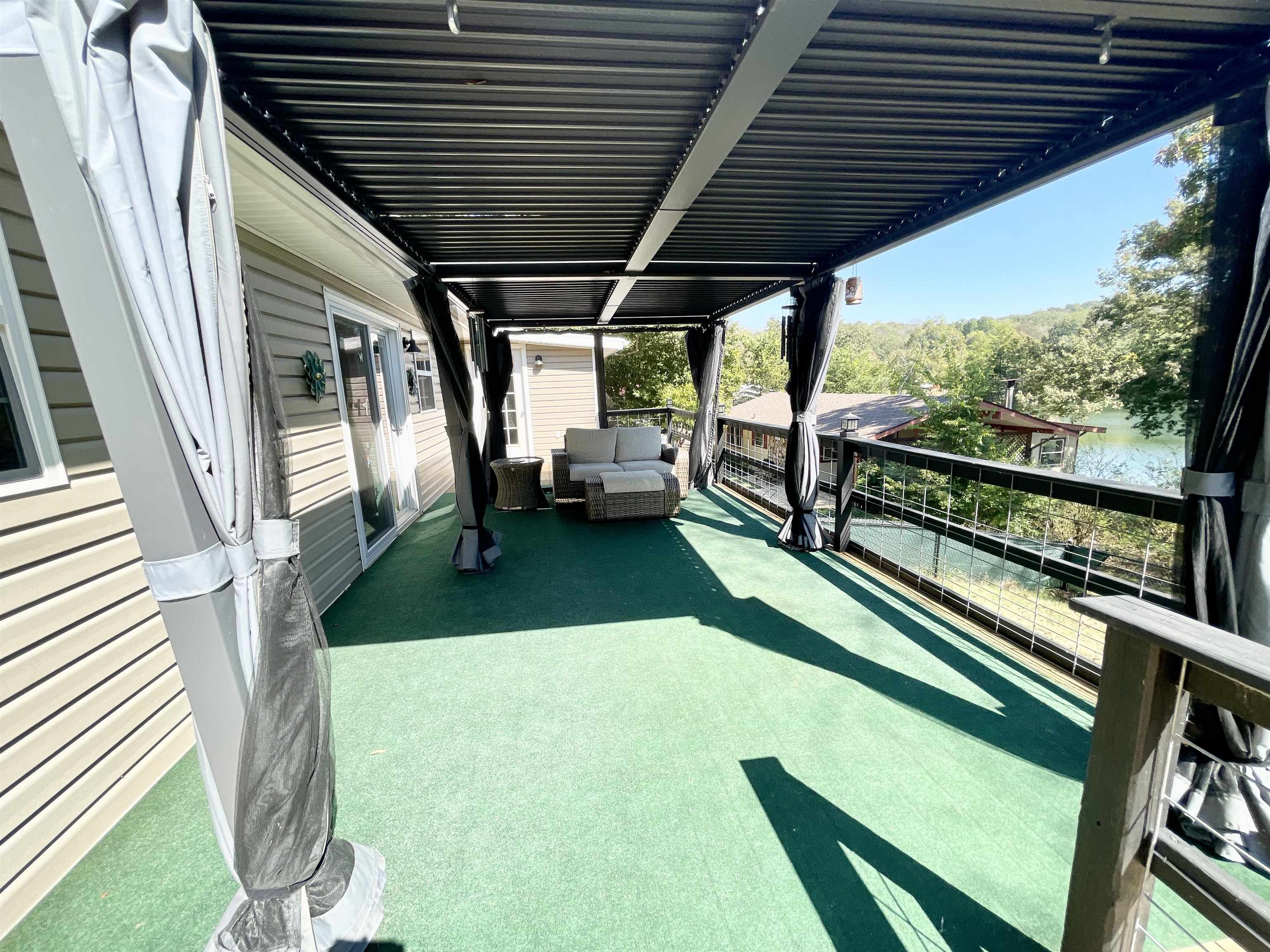 WEST LAKE - Residential