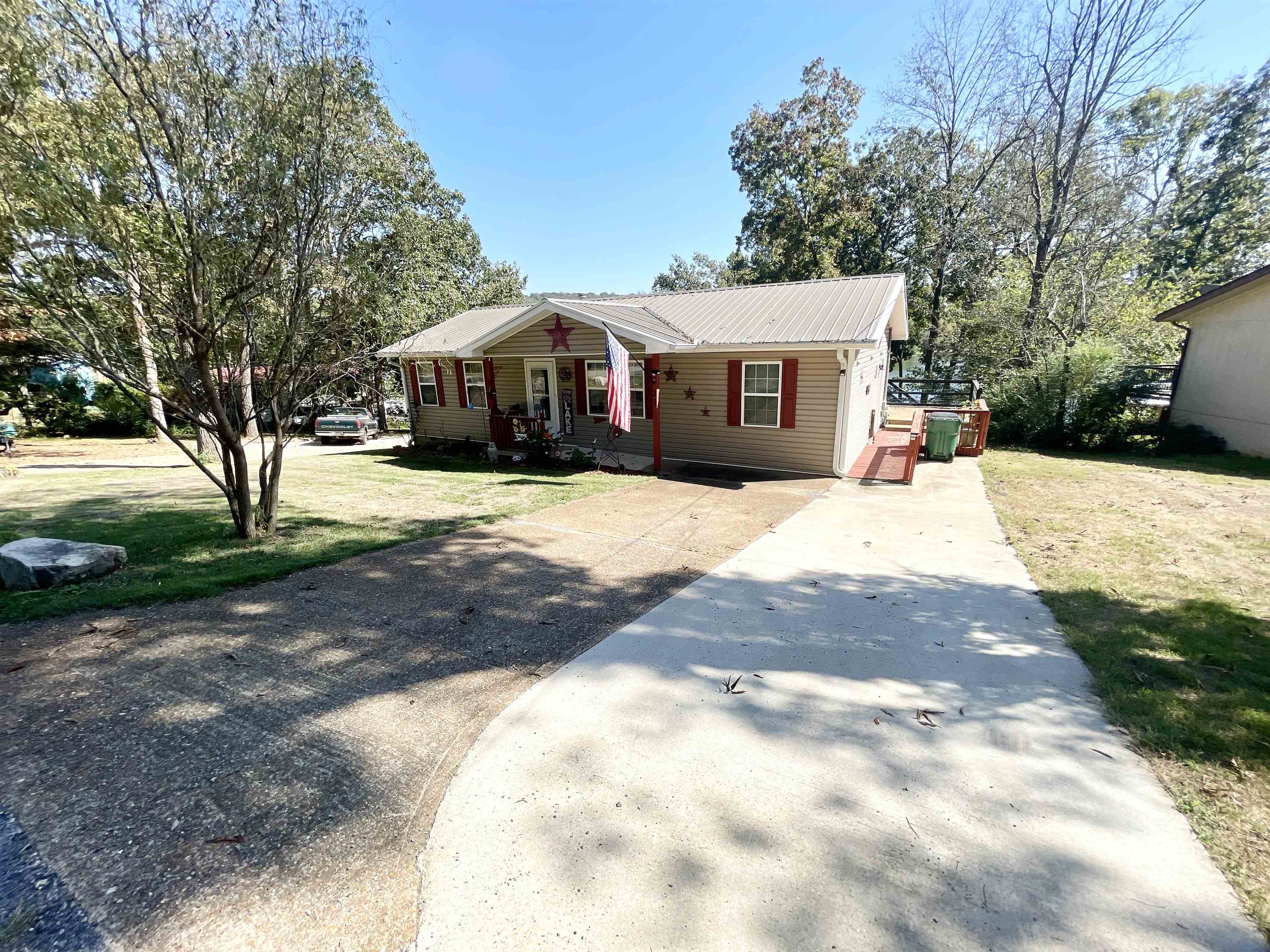 WEST LAKE - Residential