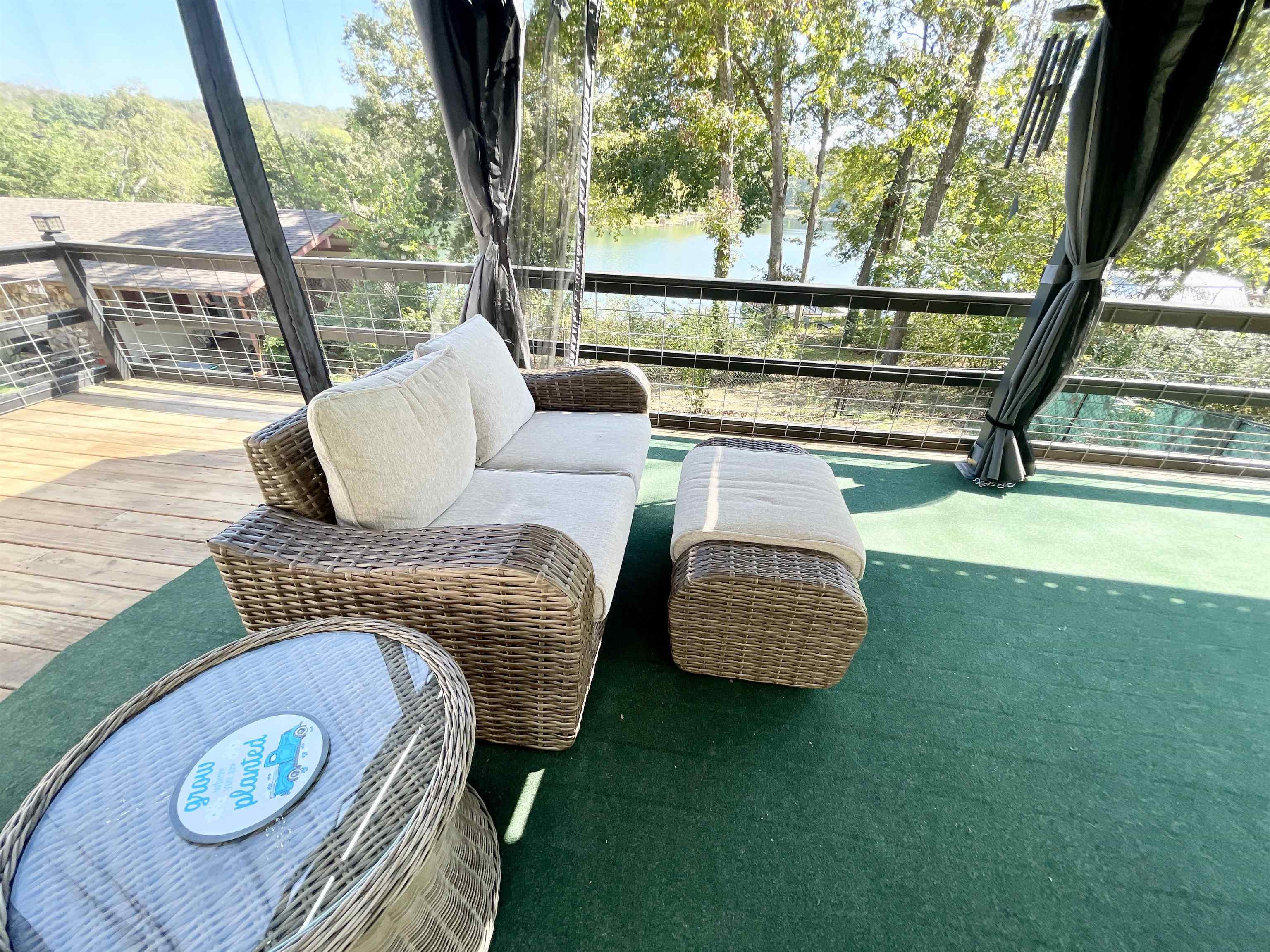 WEST LAKE - Residential